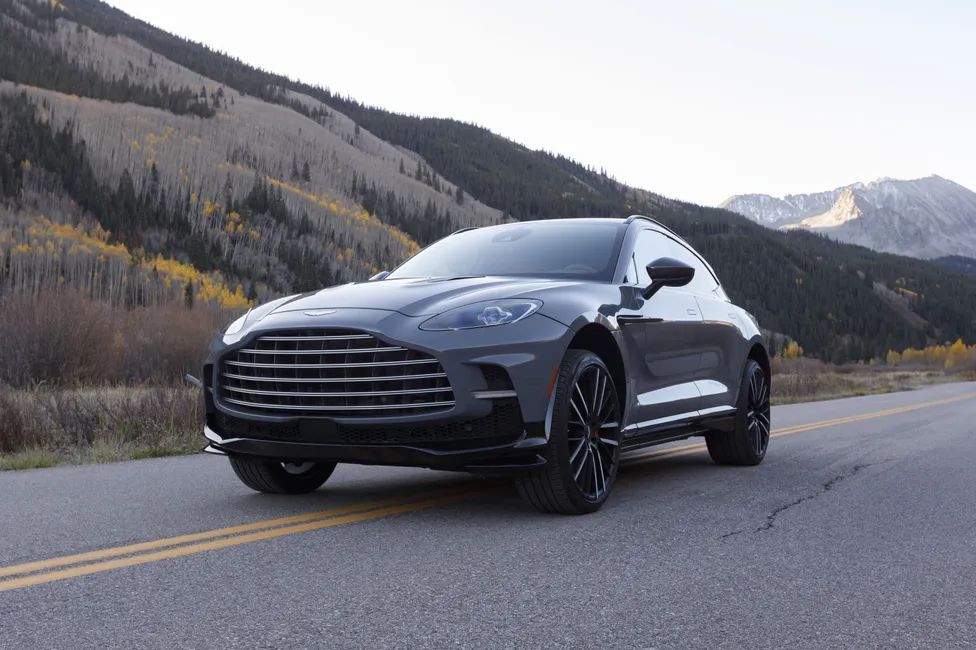 2023 Aston Martin DBX