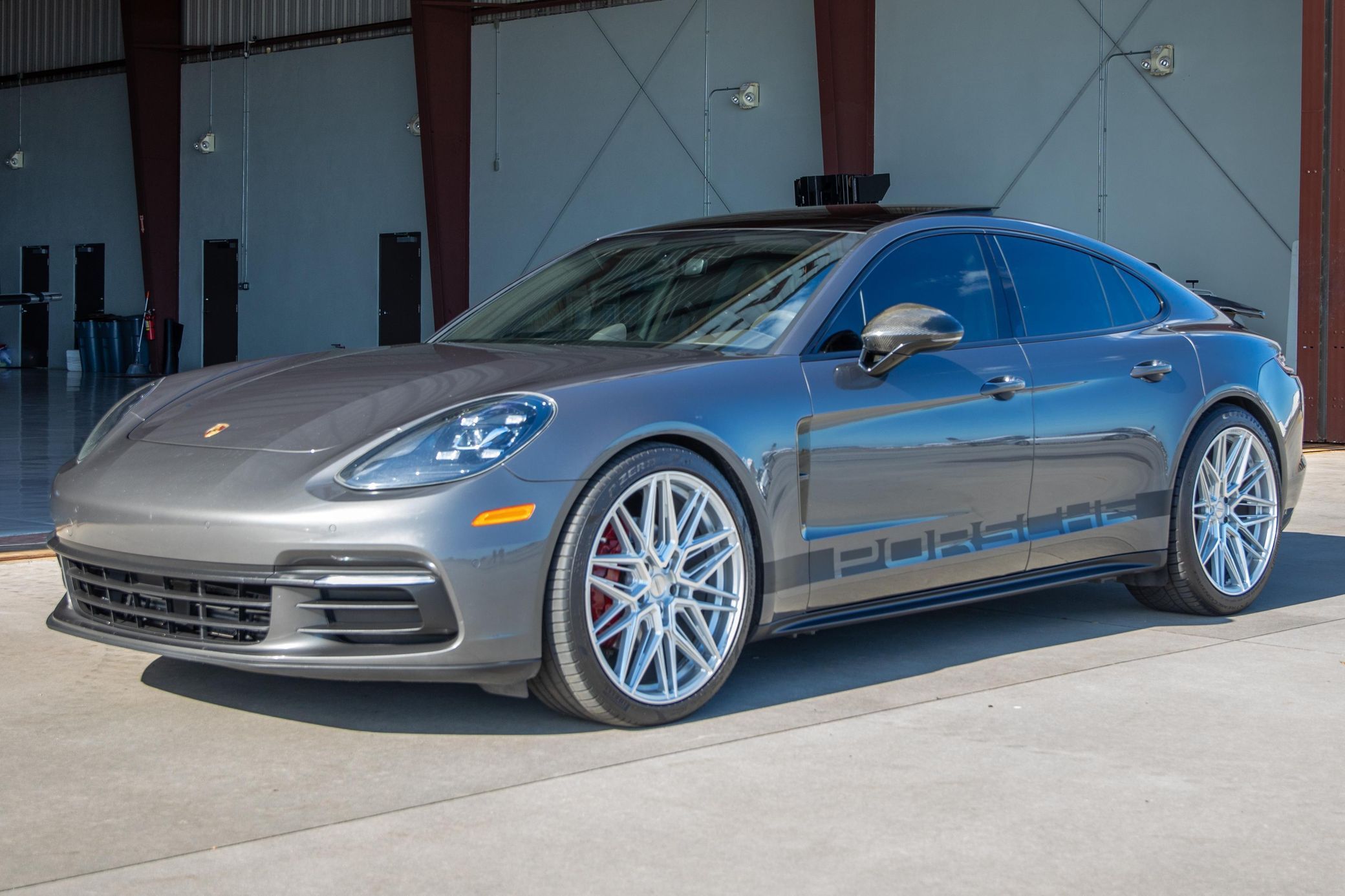 2018 Porsche Panamera 4