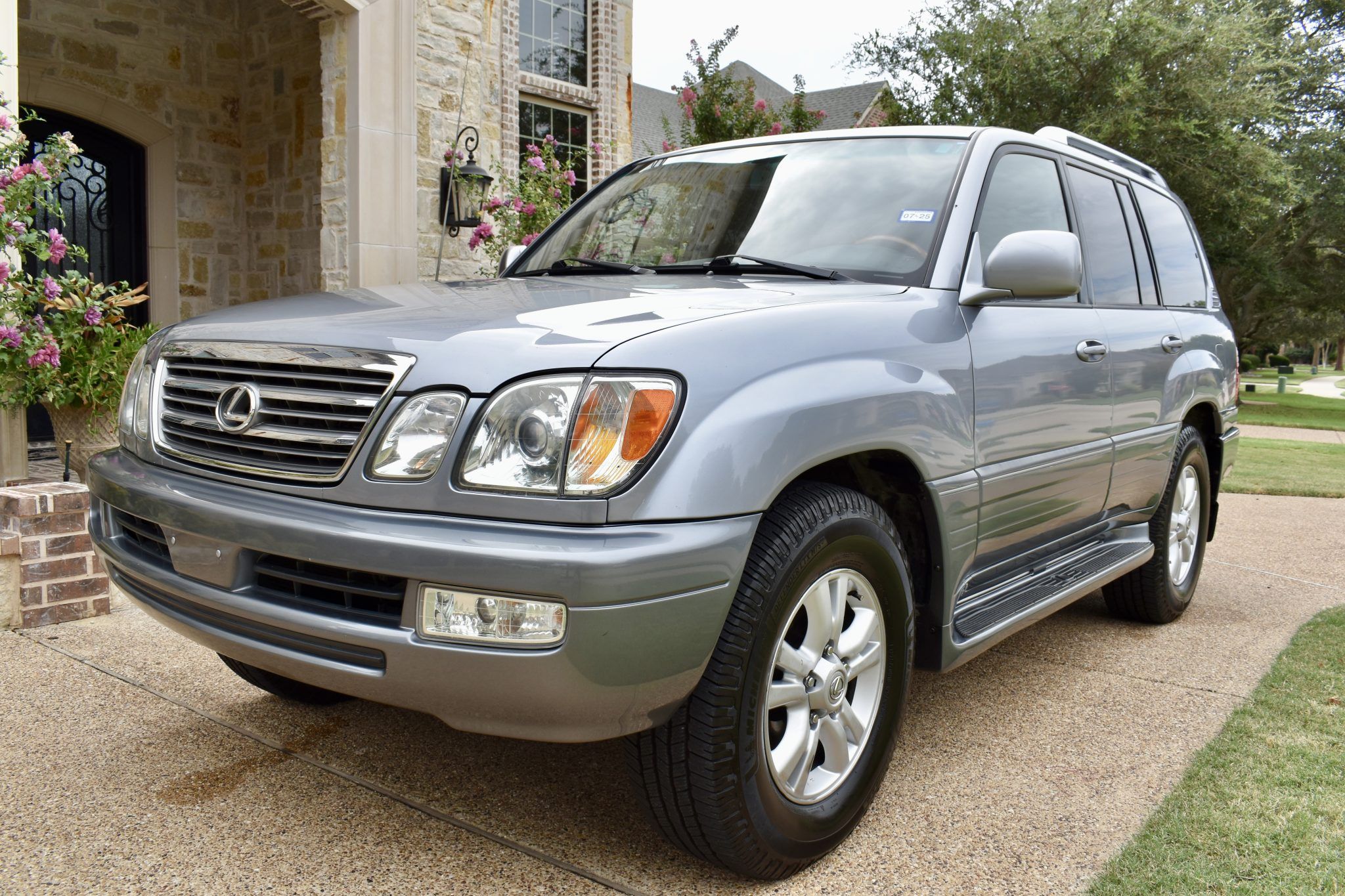 2004 Lexus LX