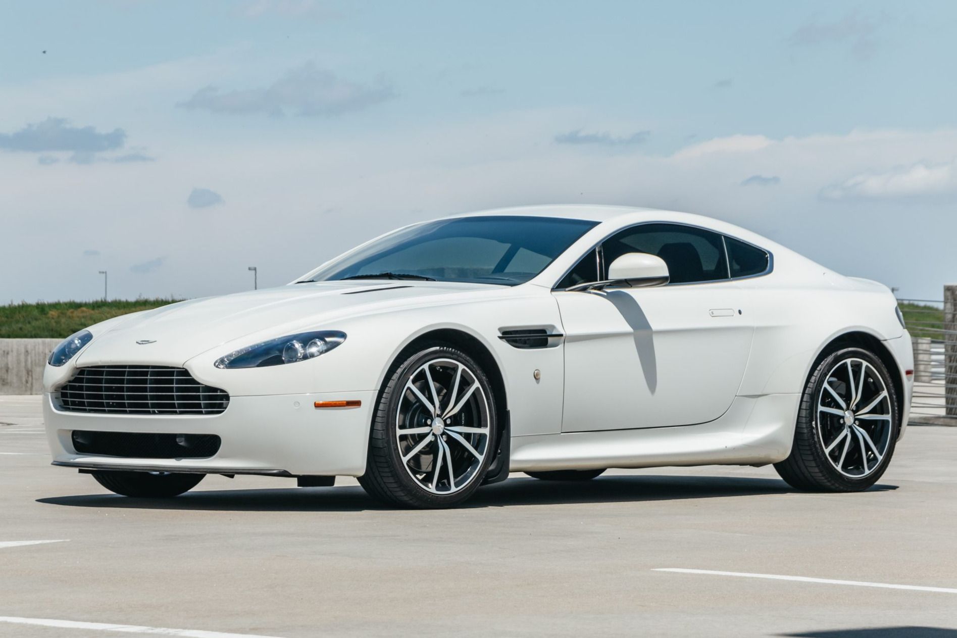 2011 Aston Martin Vantage Vantage 4.7 Coupe