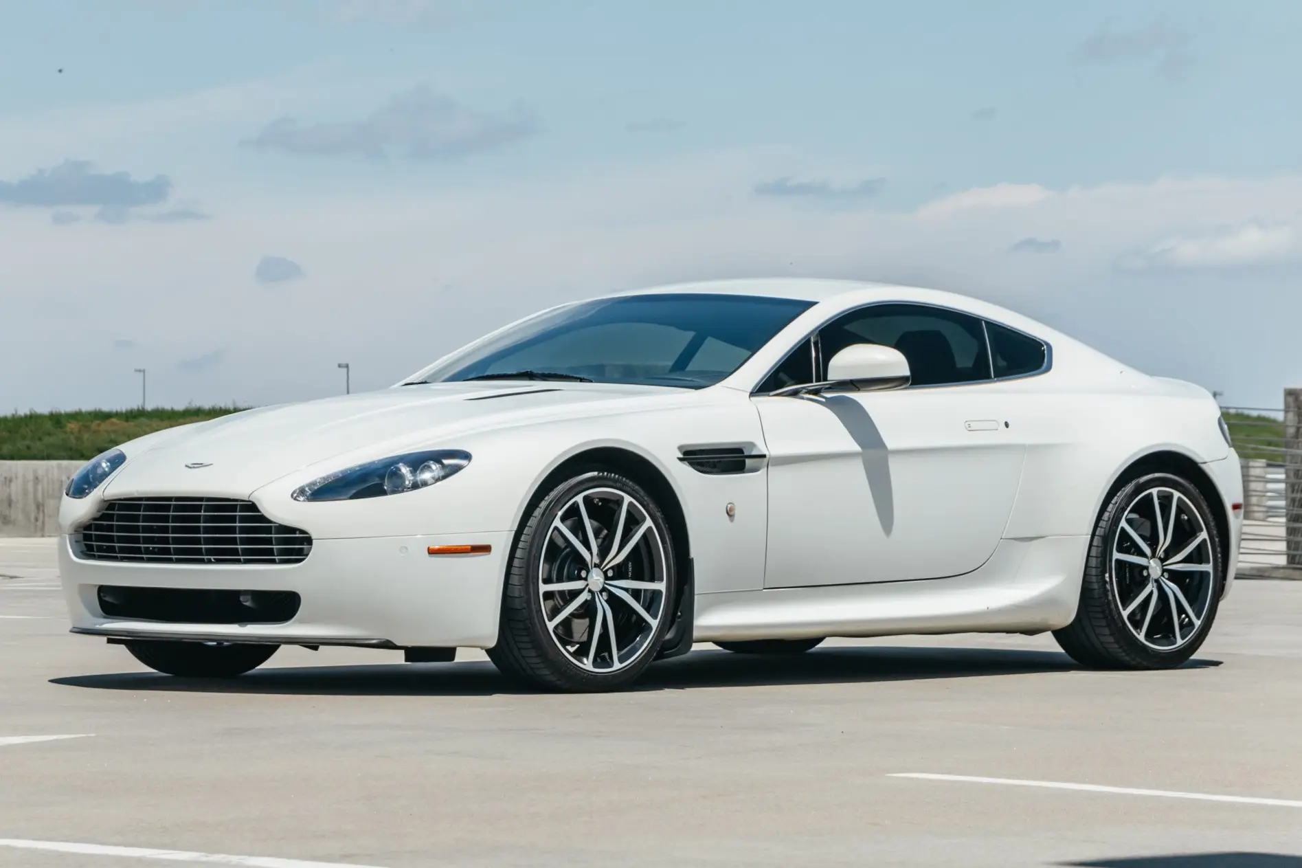 2011 Aston Martin Vantage Vantage 4.7 Coupe