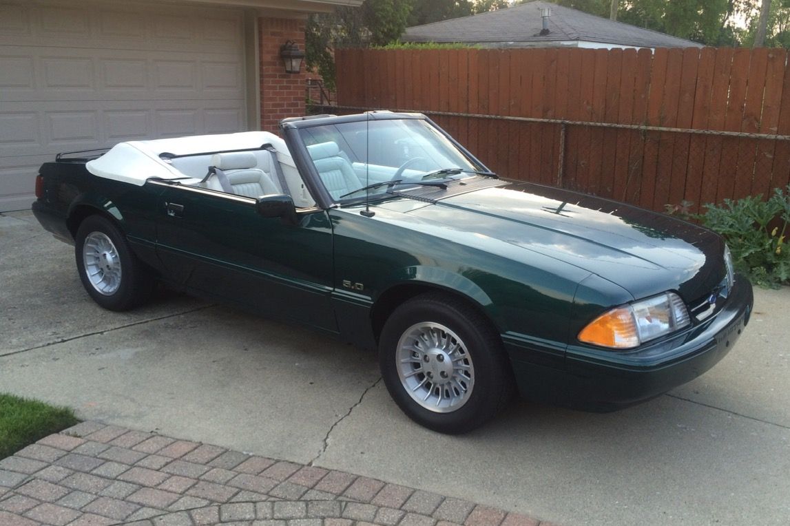 1990 Ford Mustang