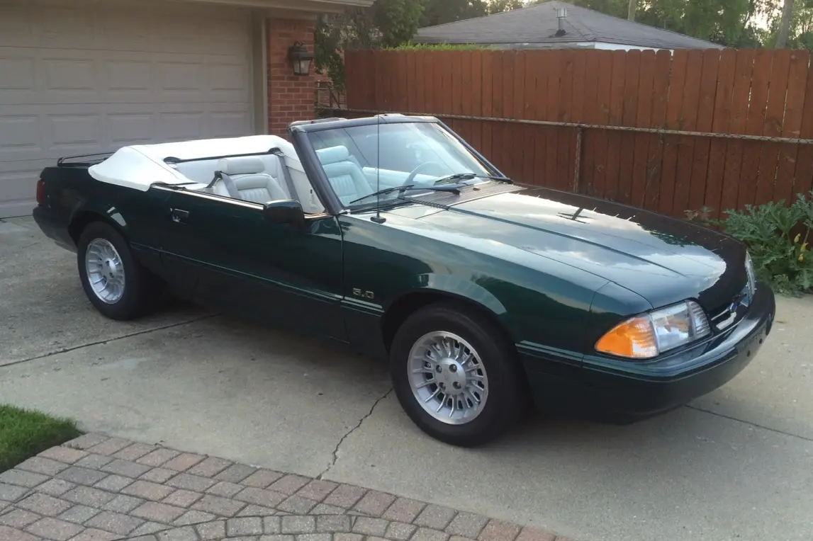 1990 Ford Mustang