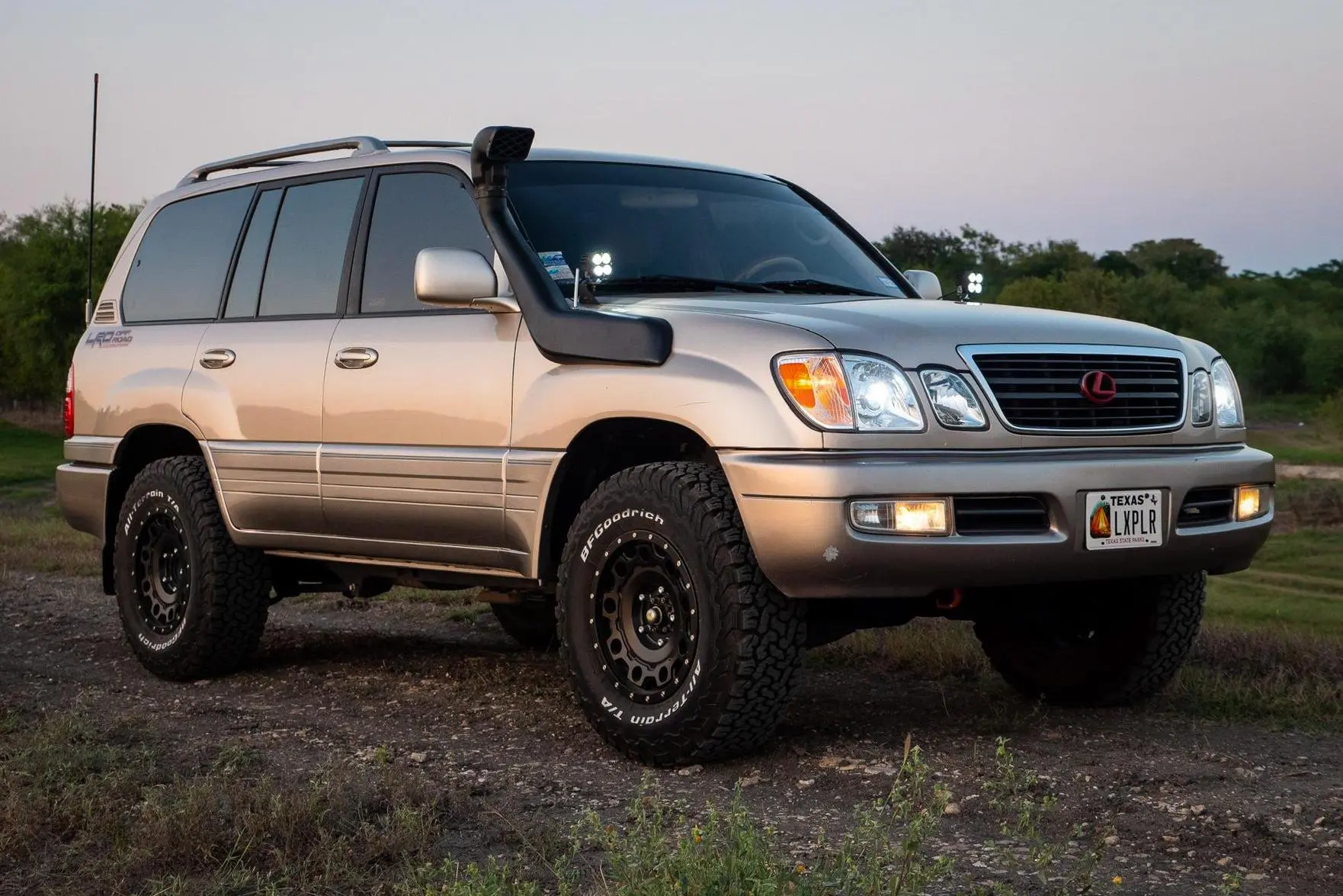 1999 Lexus LX