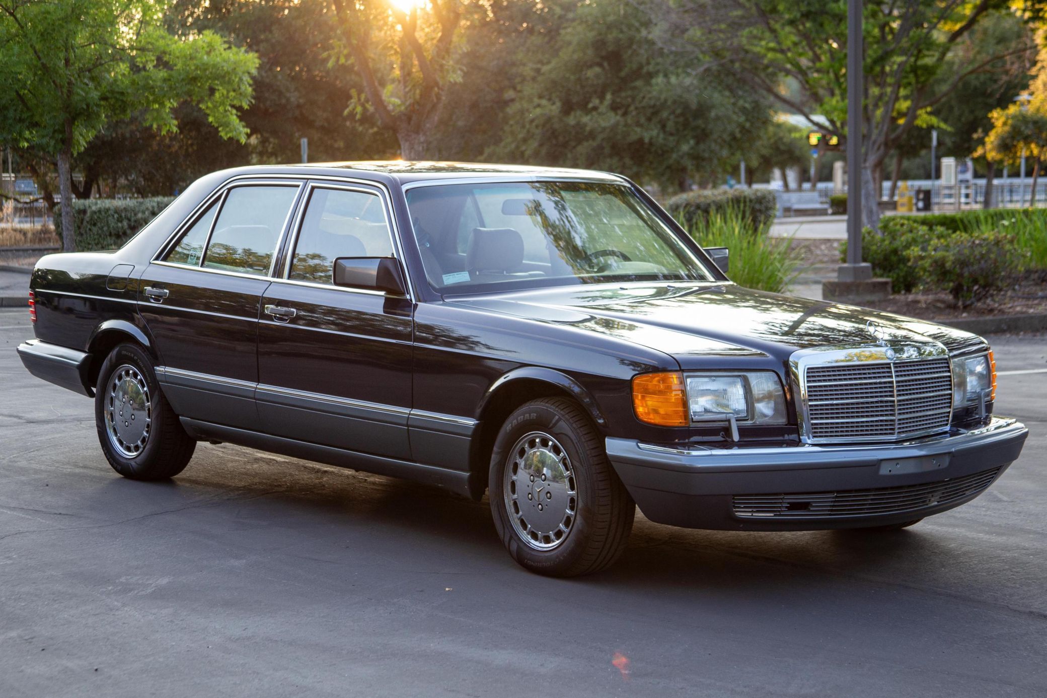 1988 Mercedes-Benz S-Class