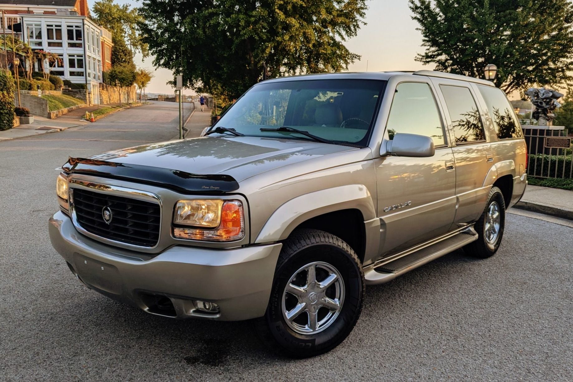 2000 Cadillac Escalade