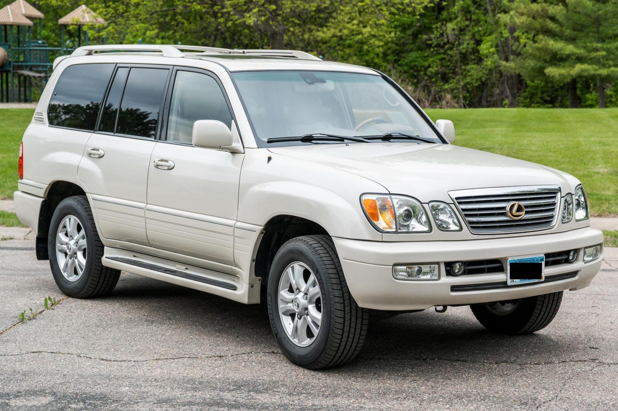 2004 Lexus LX