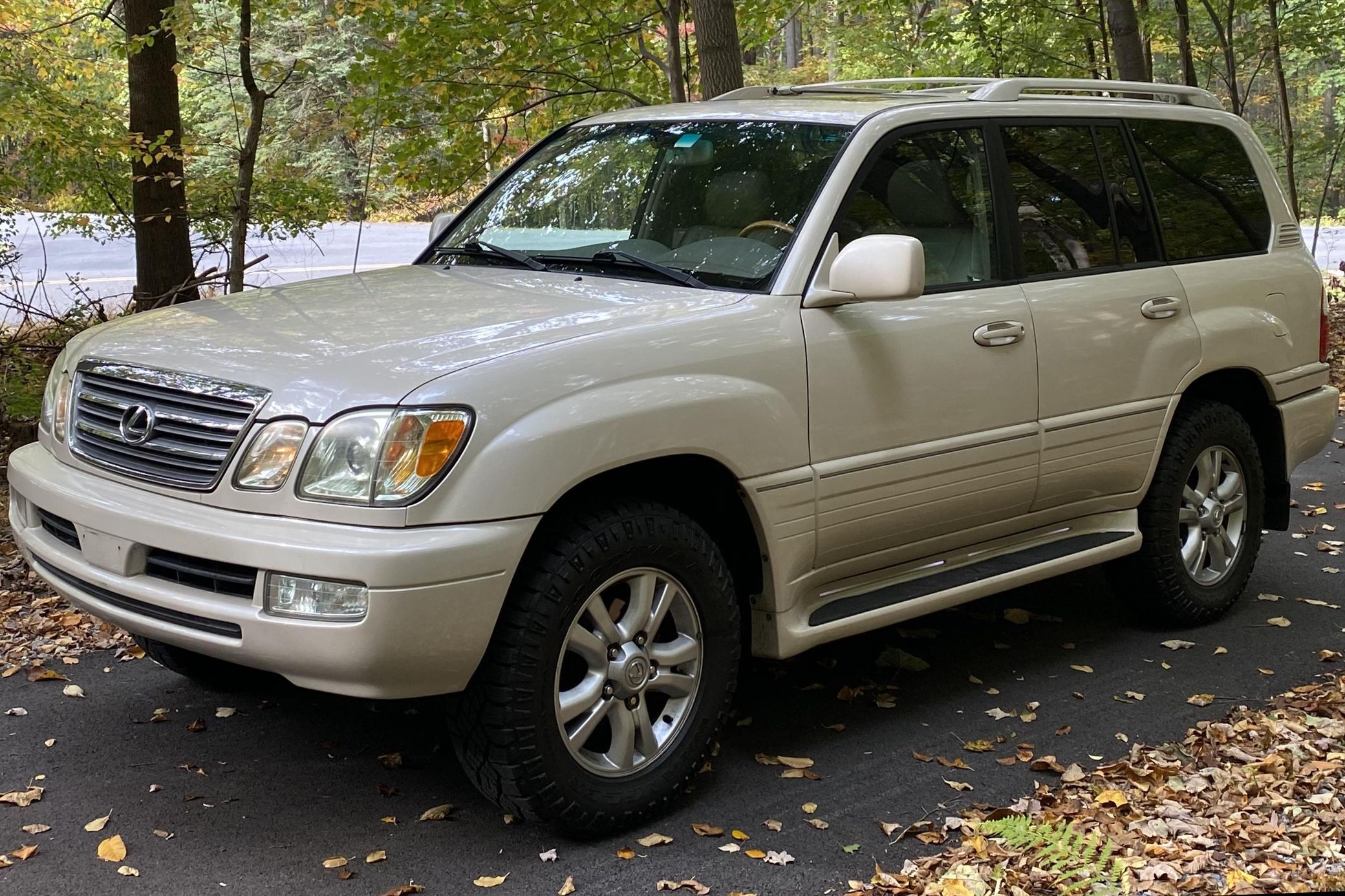 2004 Lexus LX