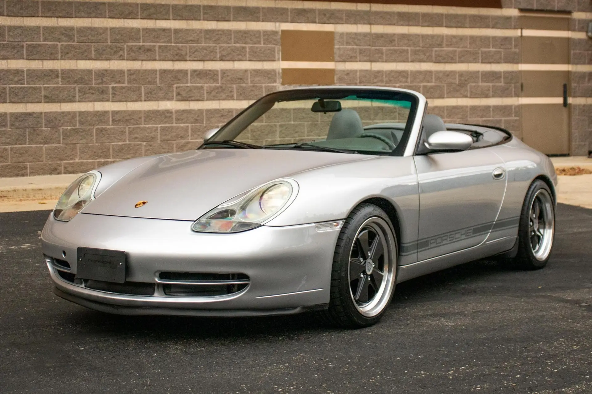 2000 Porsche 911 Carrera Cabriolet