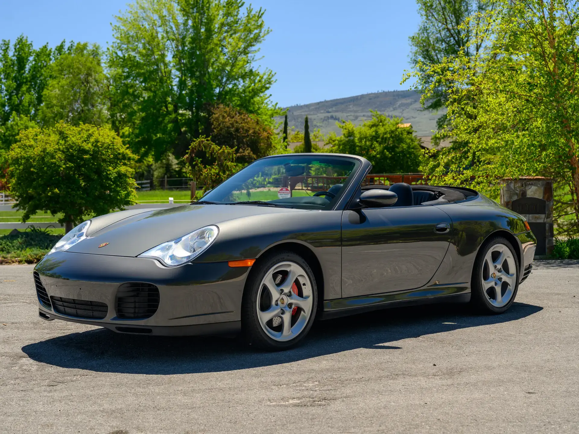 2004 Porsche 911 Carrera 4S