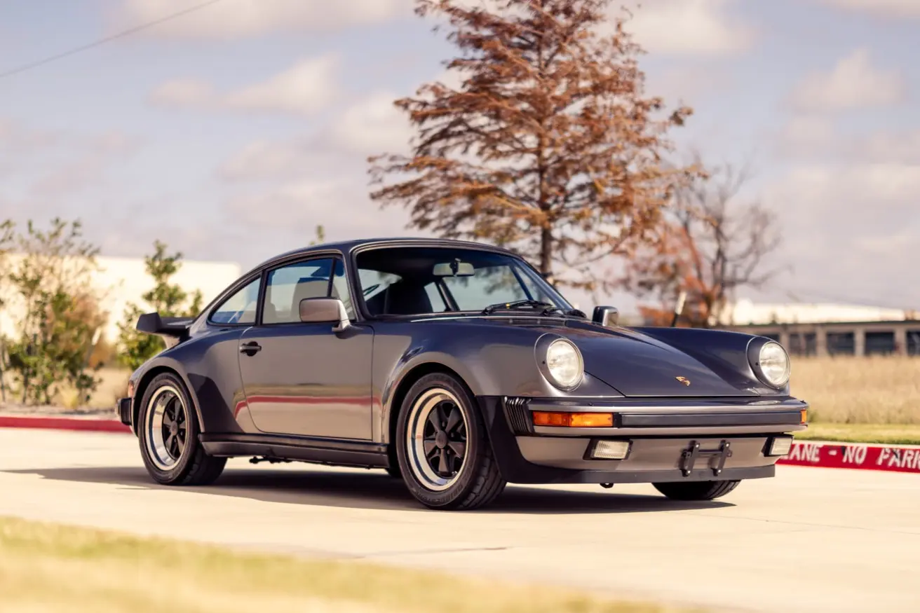 1986 Porsche 911 Turbo Slantnose