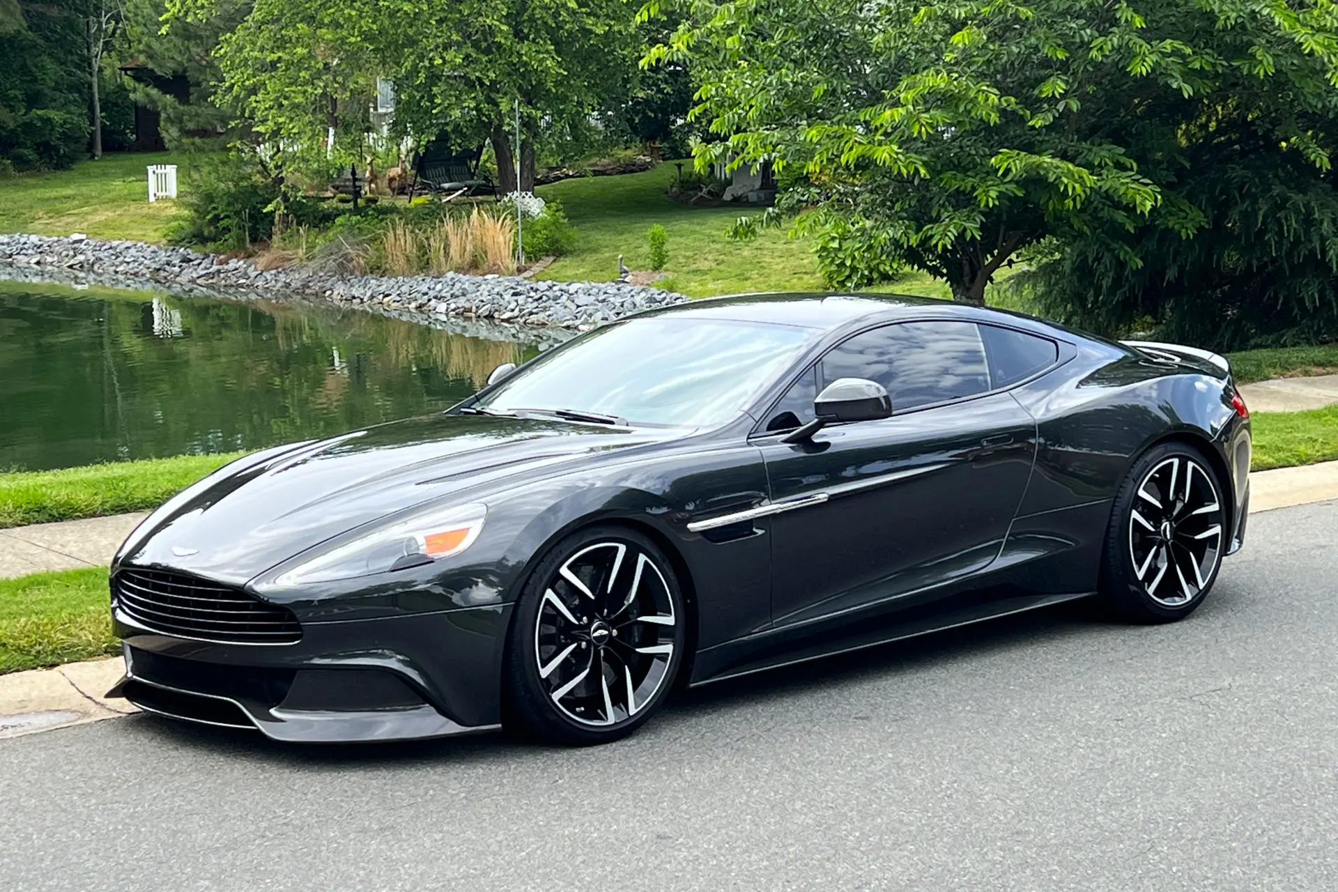2016 Aston Martin Vanquish Coupe