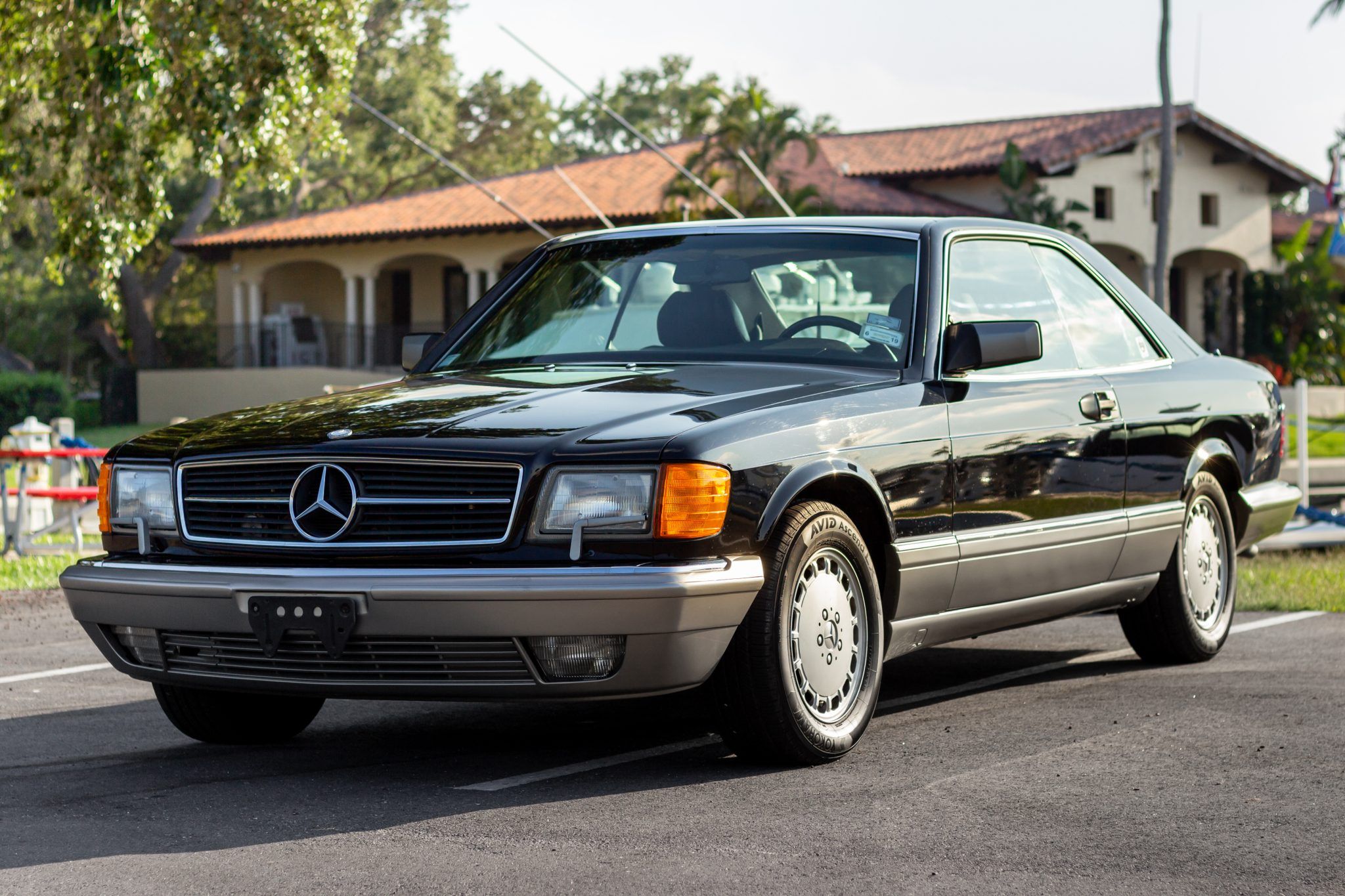1987 Mercedes-Benz SL-Class 560SL