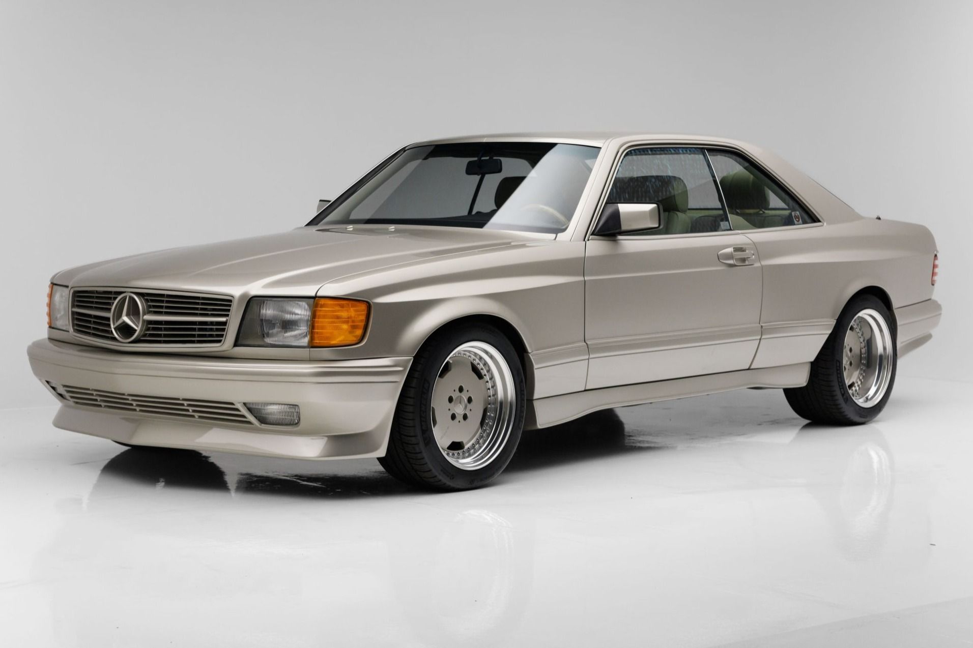1990 Mercedes-Benz SL-Class 560SL
