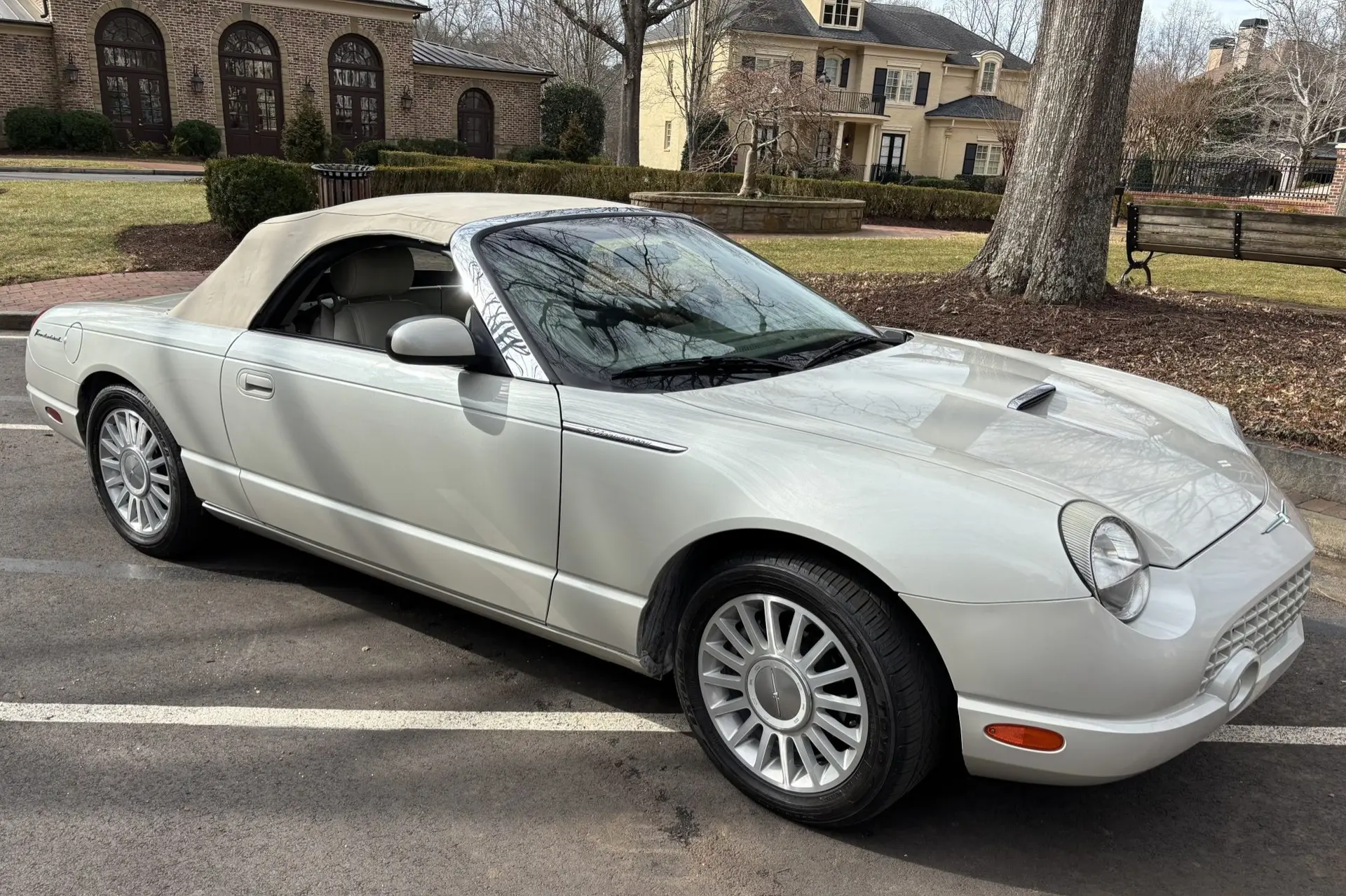 2005 Ford Thunderbird