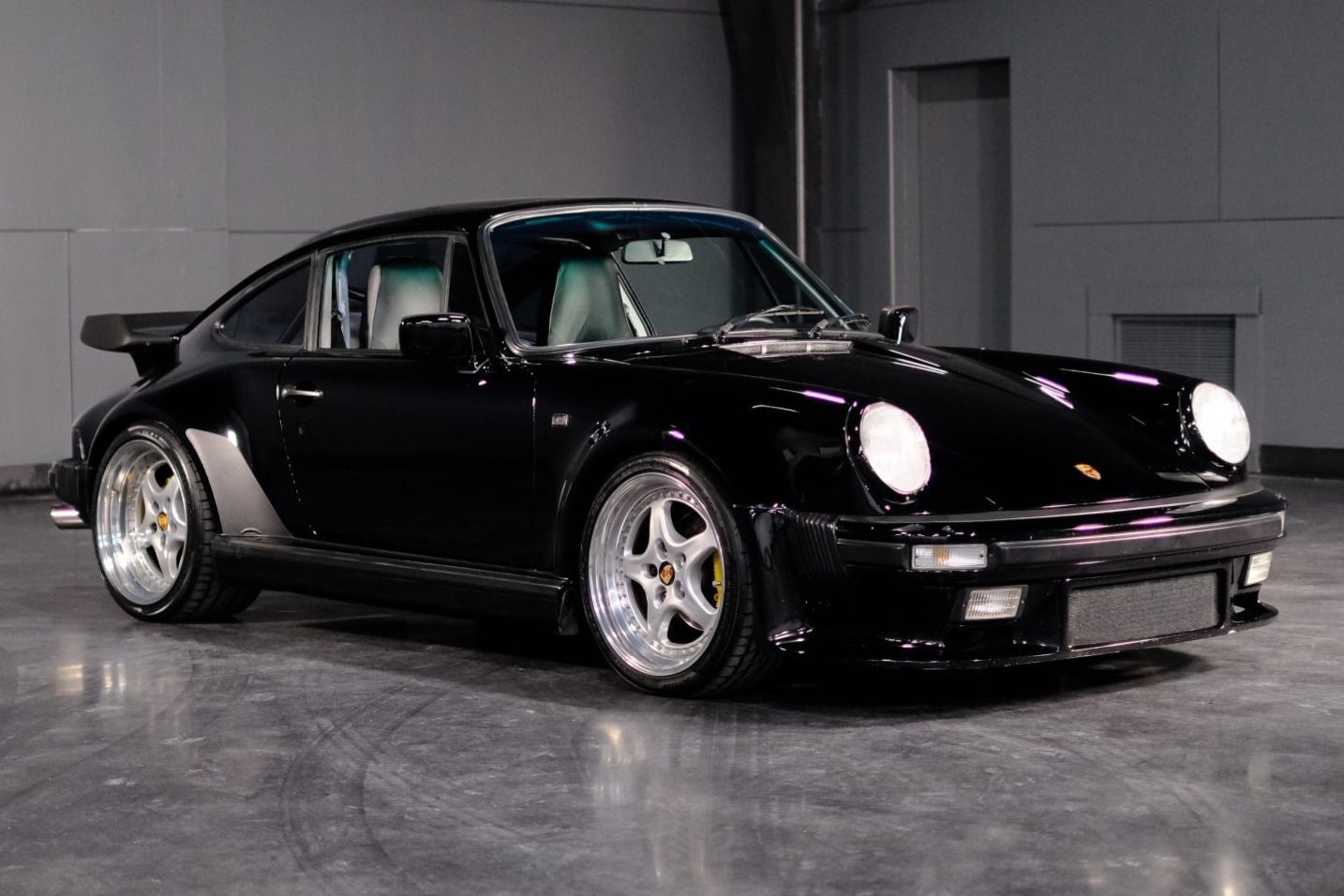 1984 Porsche 911 Turbo Slantnose