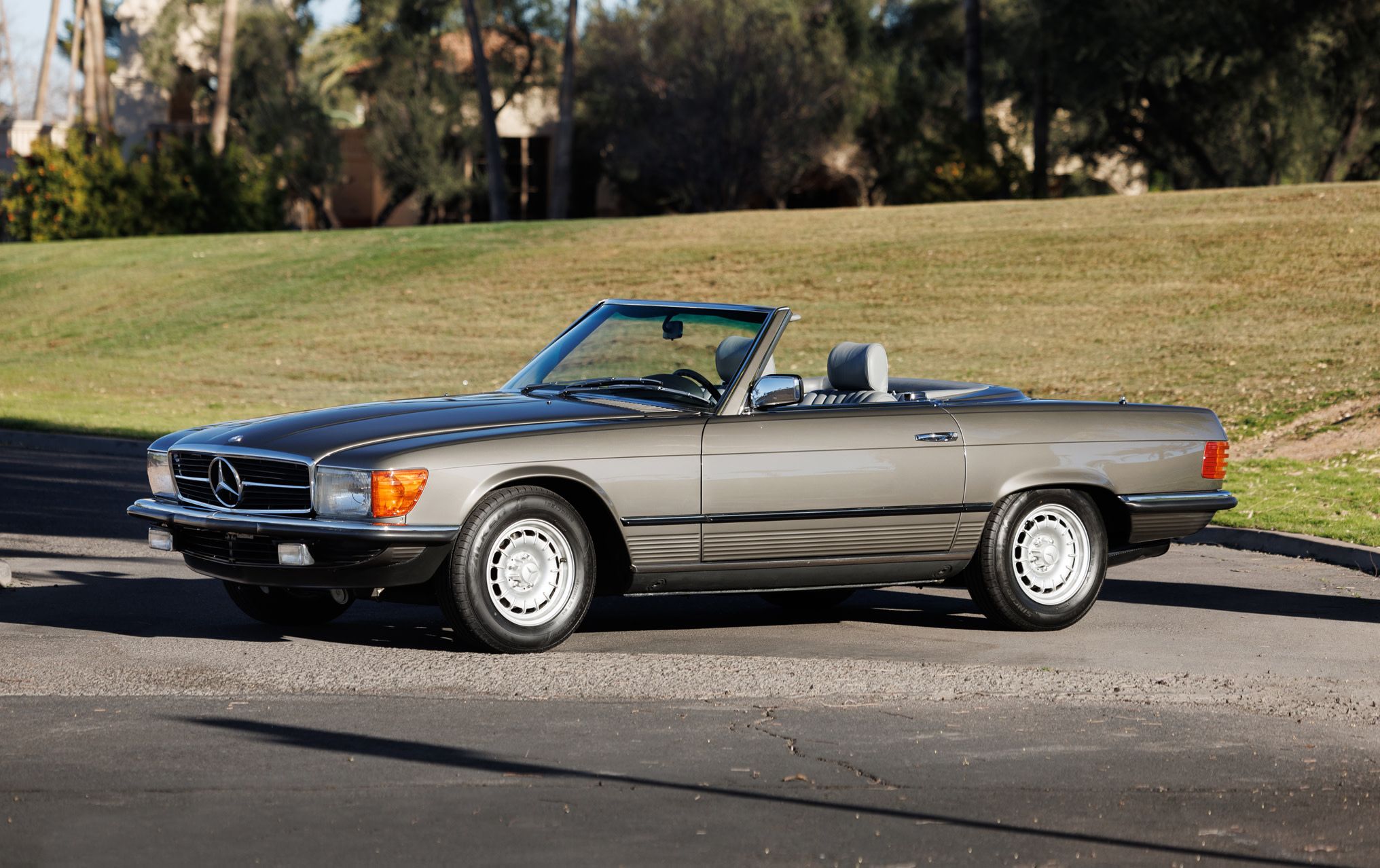 1984 Mercedes-Benz SL-Class