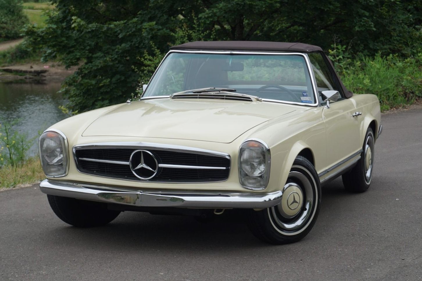 1967 Mercedes-Benz SL-Class 250SL Pagoda