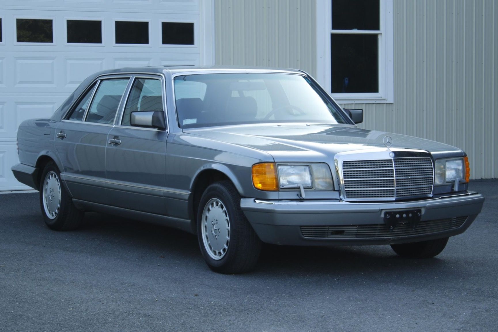 1987 Mercedes-Benz SL-Class 560SL