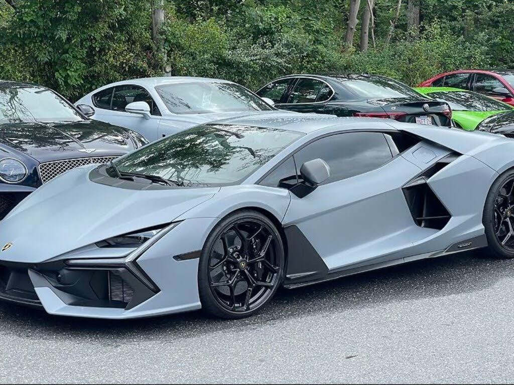 2024 Lamborghini Revuelto