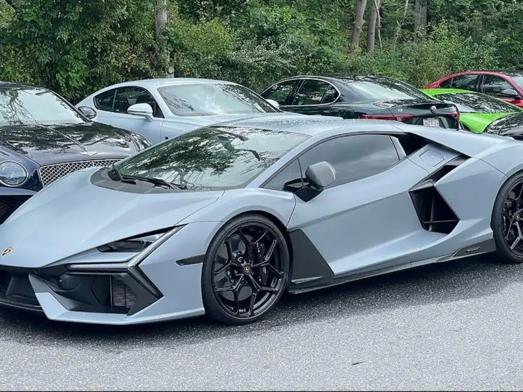 2024 Lamborghini Revuelto