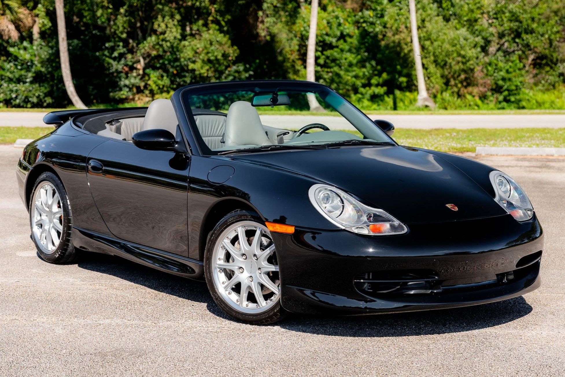 2001 Porsche 911 Carrera 4 Cabriolet