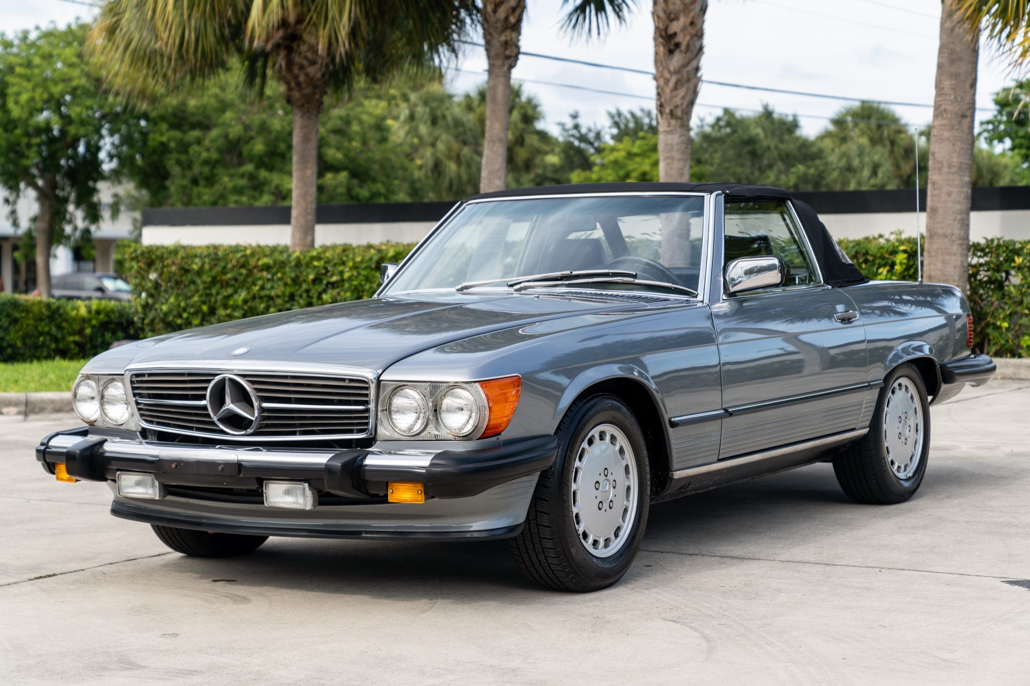 1988 Mercedes-Benz SL-Class 560SL