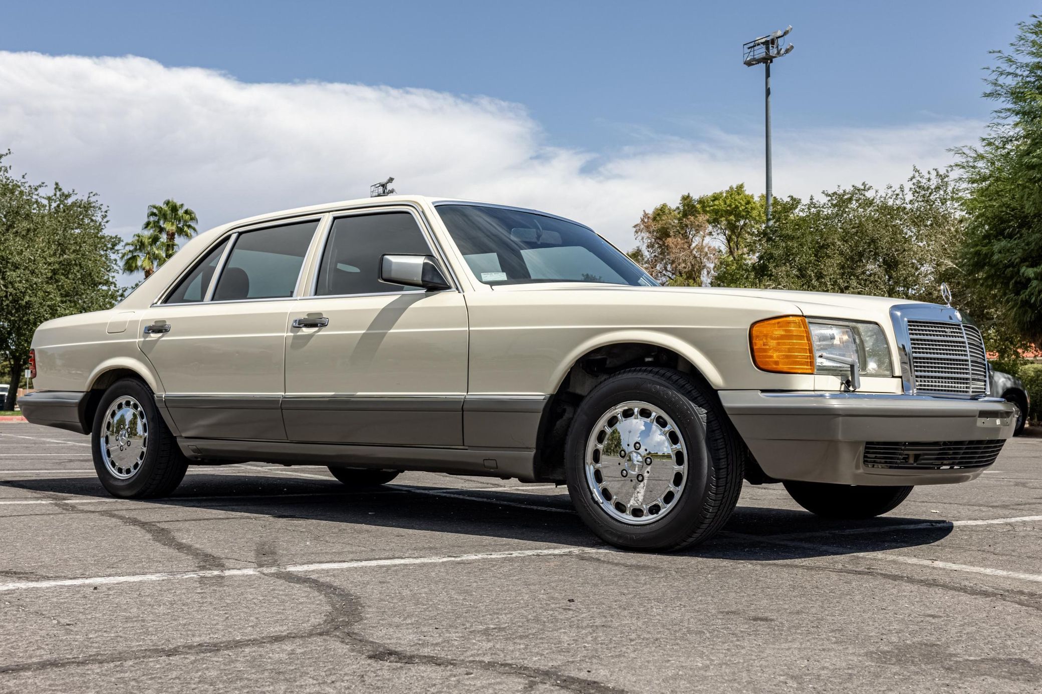 1988 Mercedes-Benz S-Class