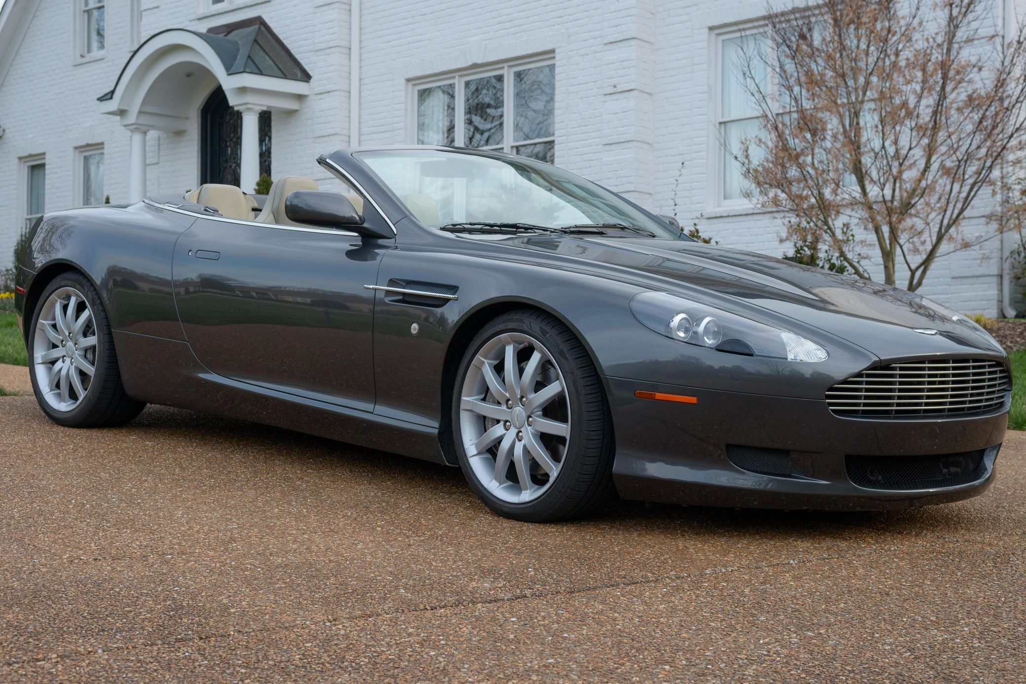 2006 Aston Martin DB9 Volante