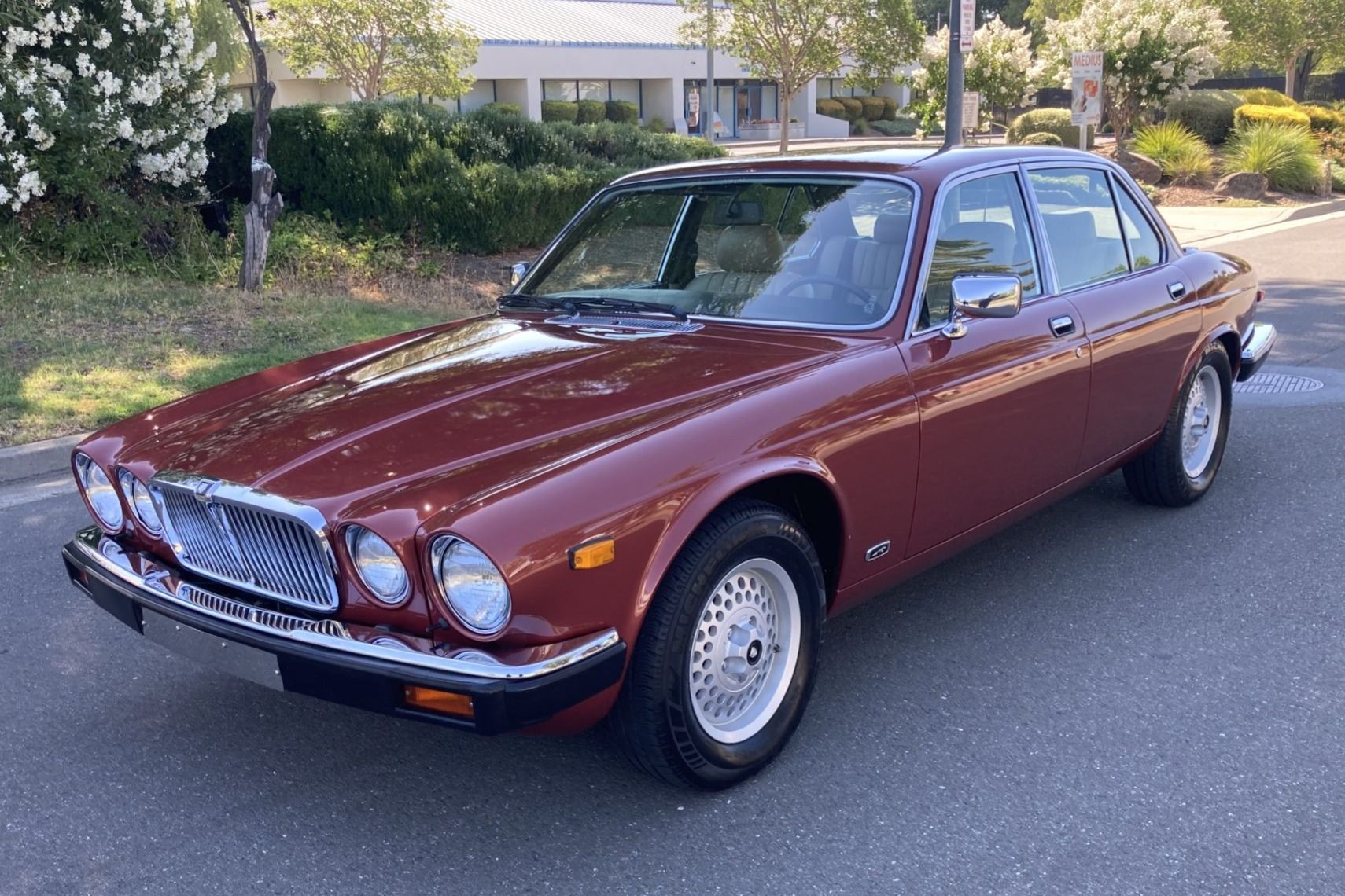 1985 Jaguar XJ