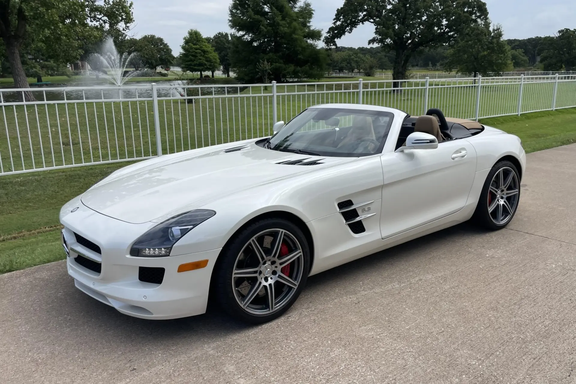 2012 Mercedes-Benz SLS AMG Roadster