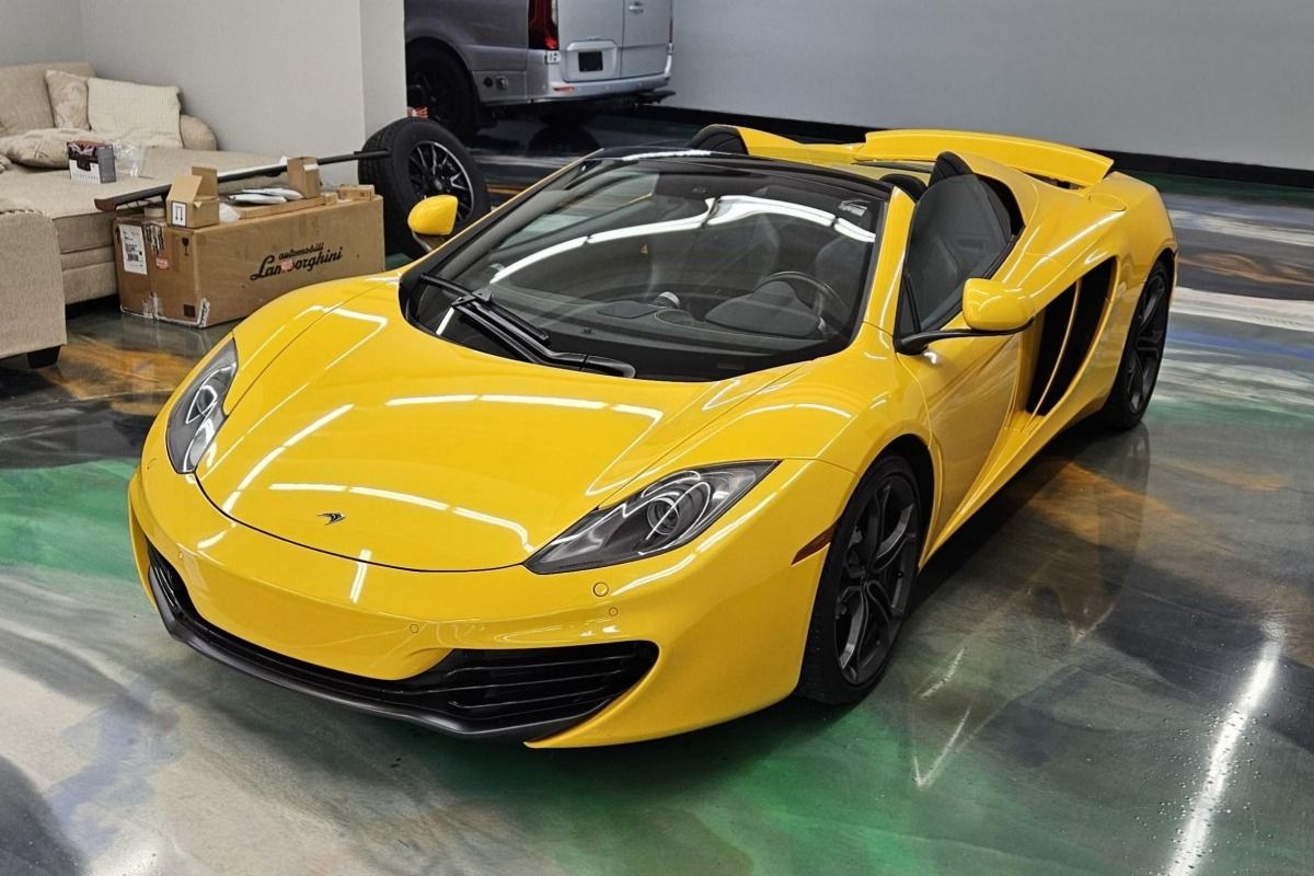 2013 McLaren MP4-12C Spider