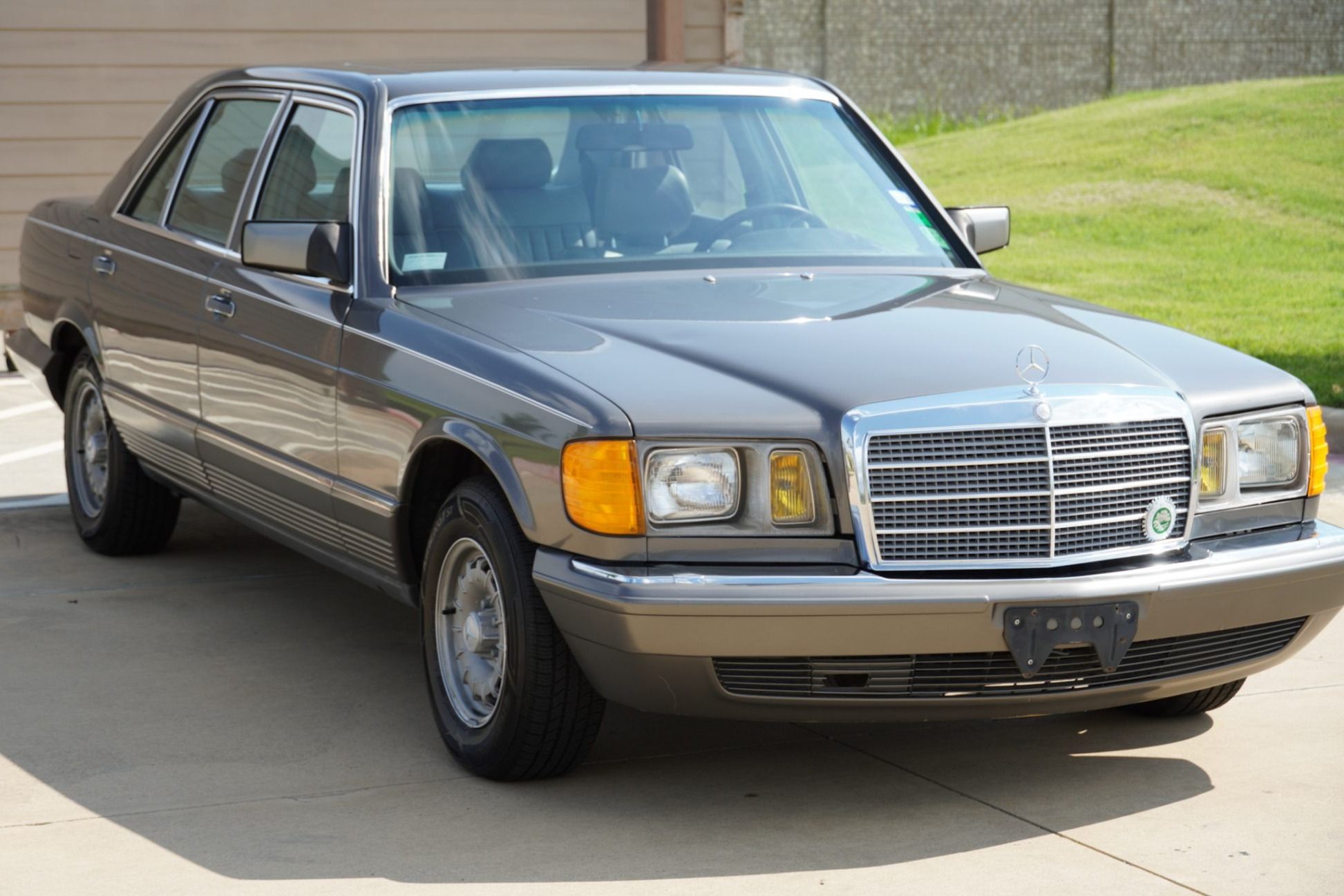 1985 Mercedes-Benz S-Class