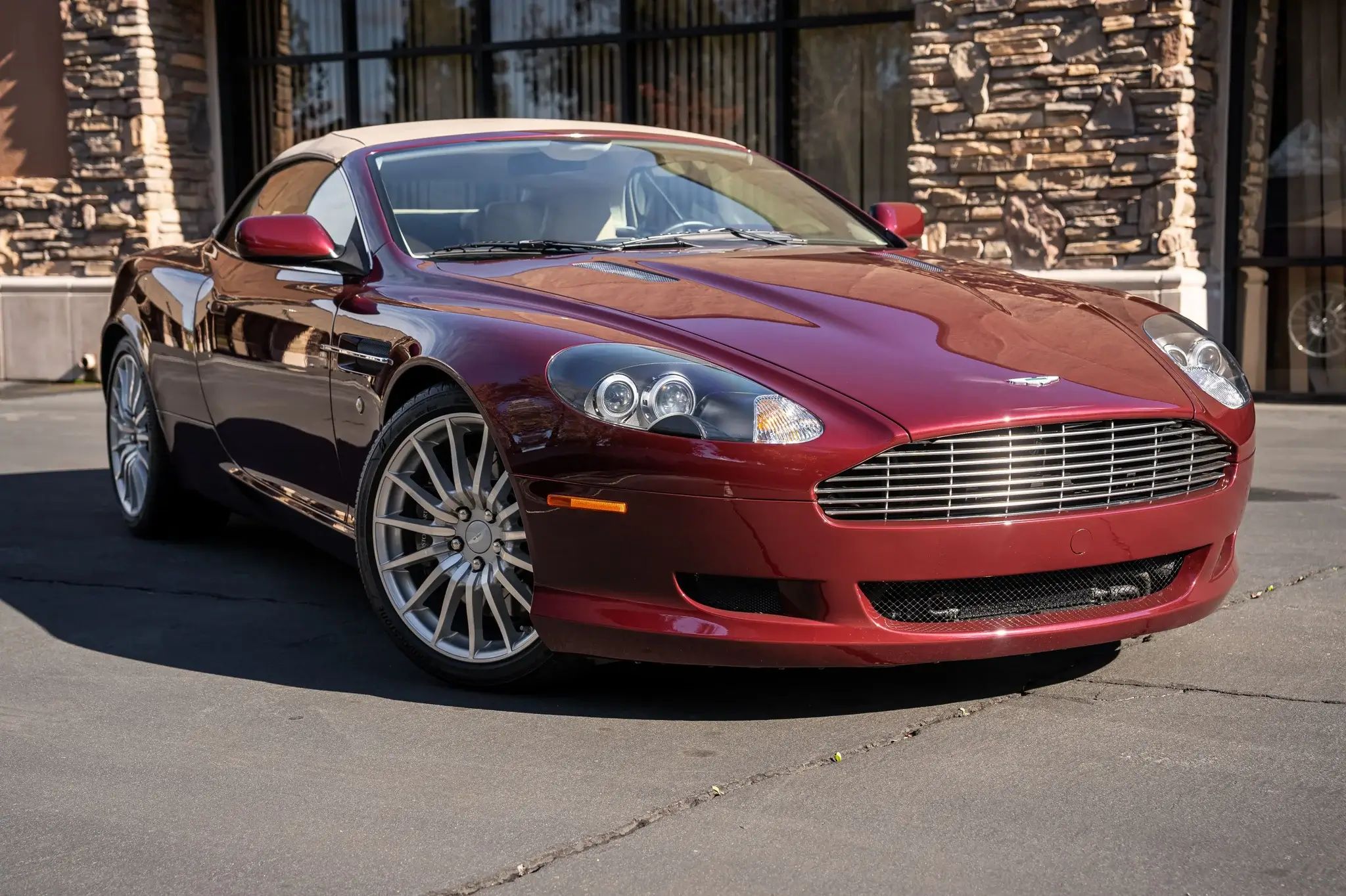 2005 Aston Martin DB9 Volante