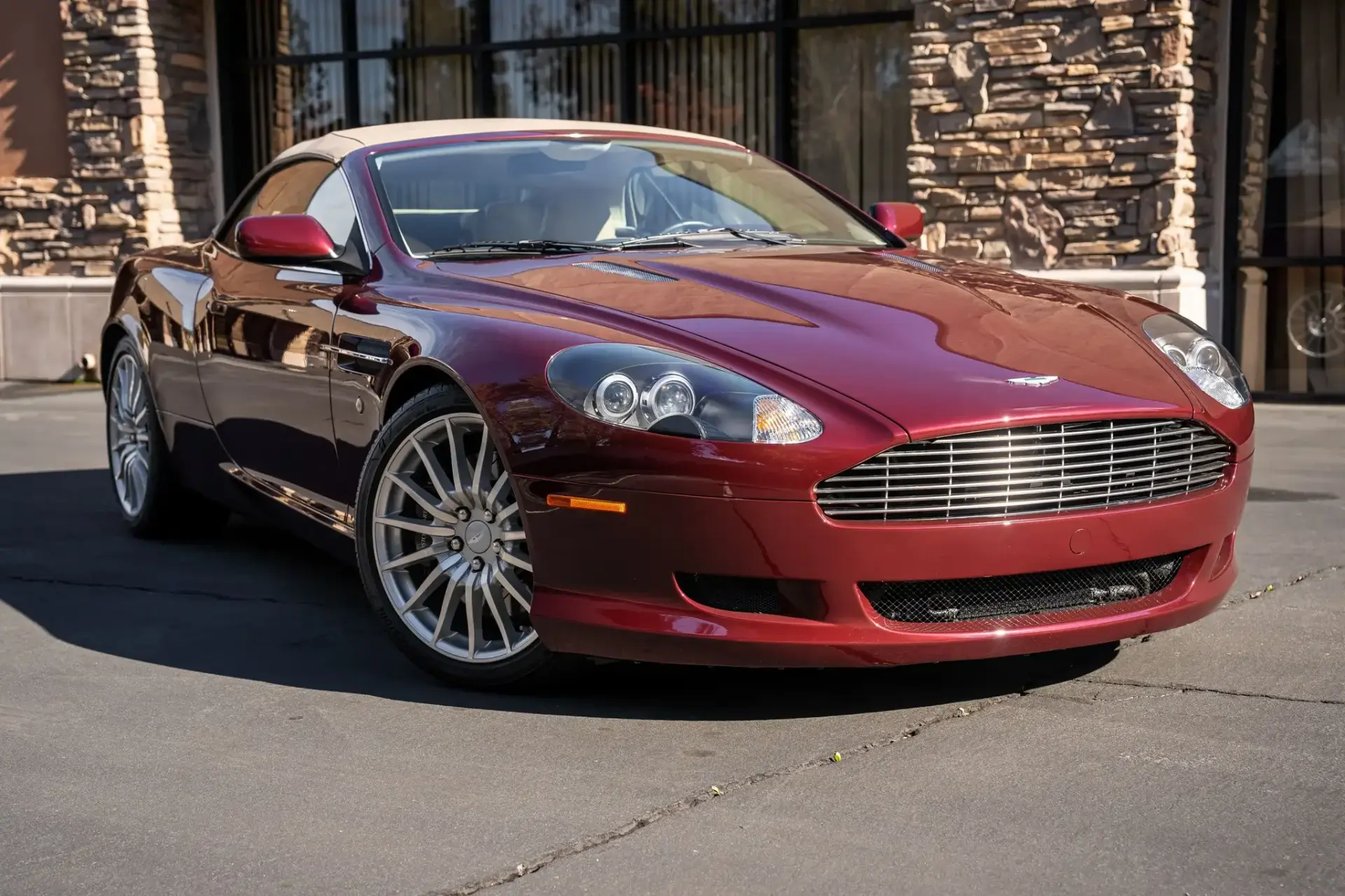 2005 Aston Martin DB9 Volante