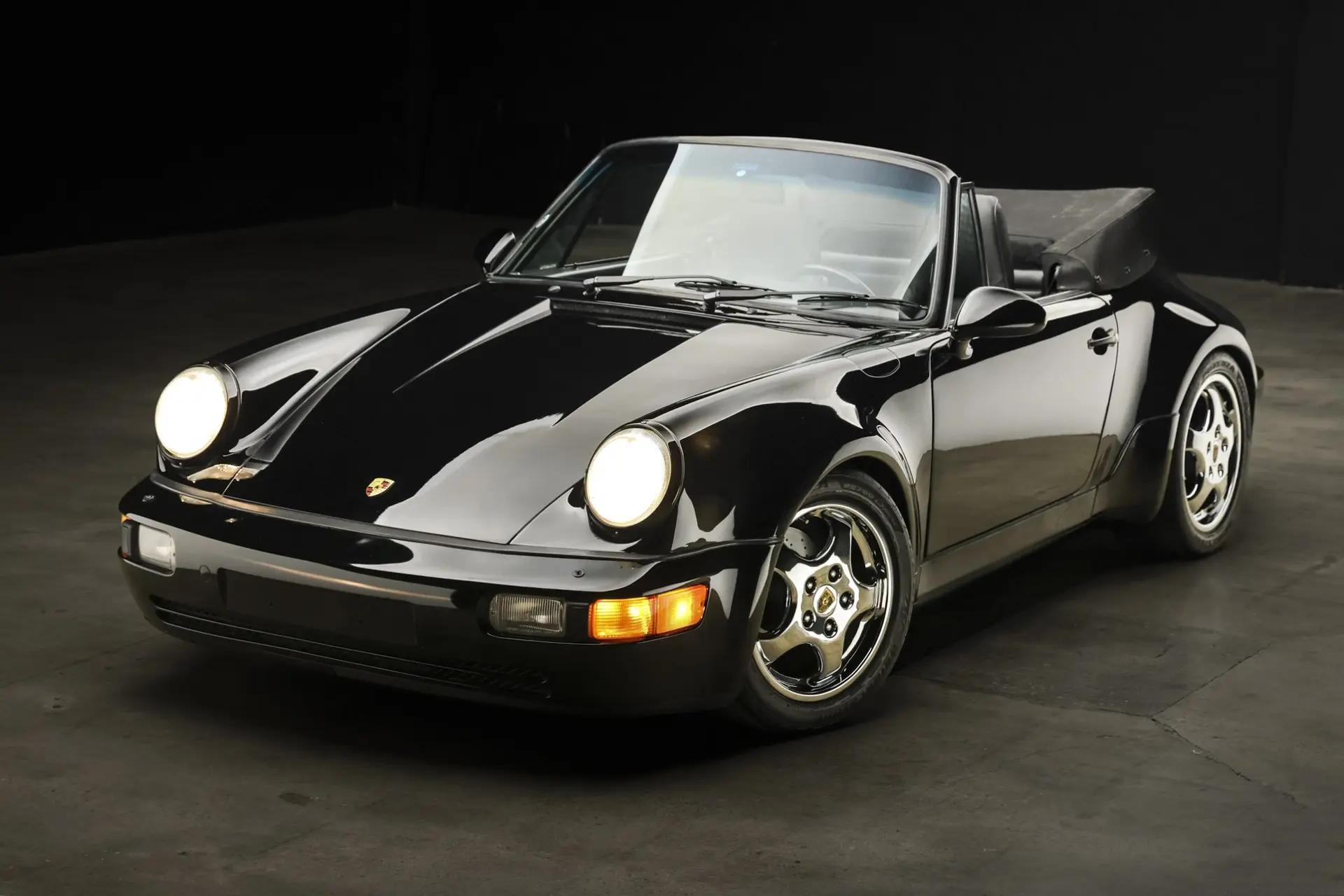 1990 Porsche 911 Carrera 4 Cabriolet
