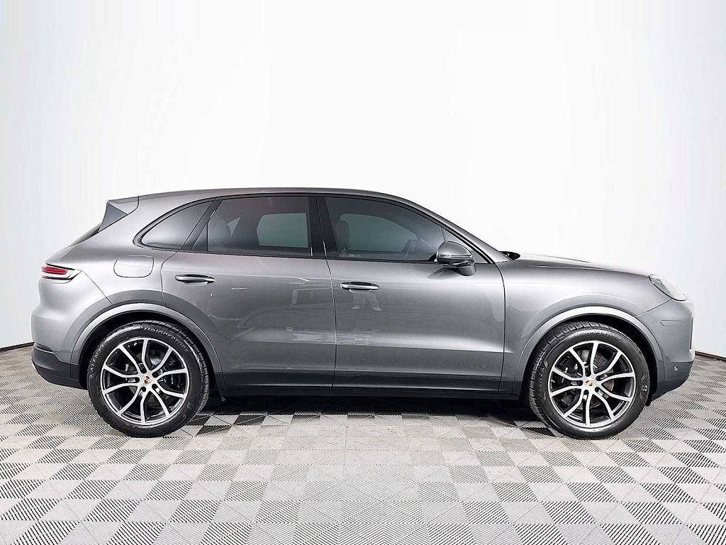 2025 Porsche Cayenne S