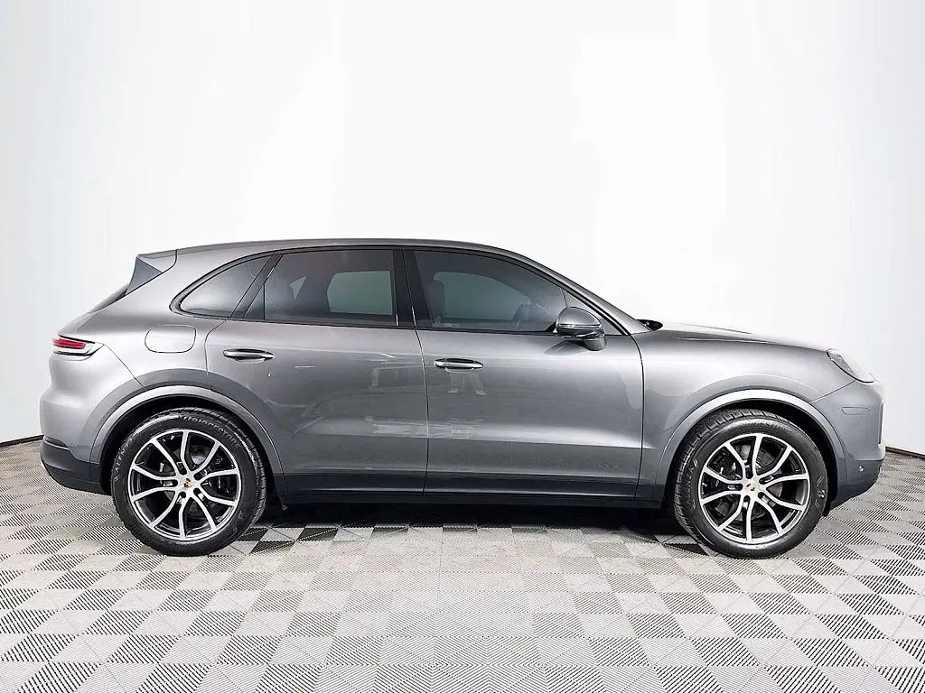 2025 Porsche Cayenne S