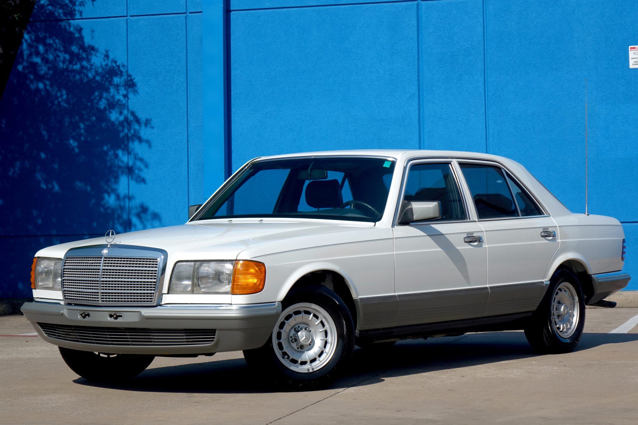 1985 Mercedes-Benz S-Class