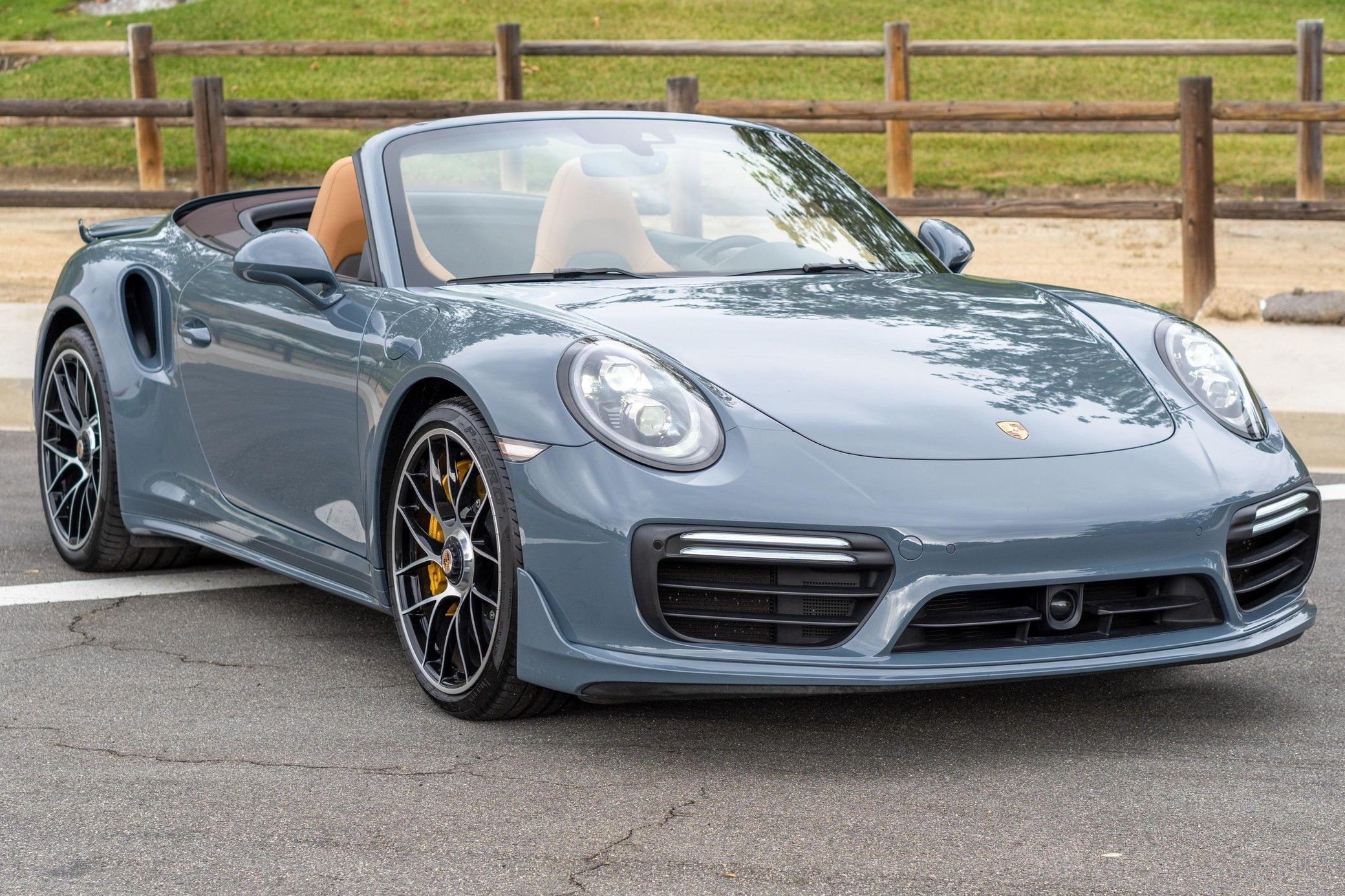 2019 Porsche 911 Turbo S Cabriolet
