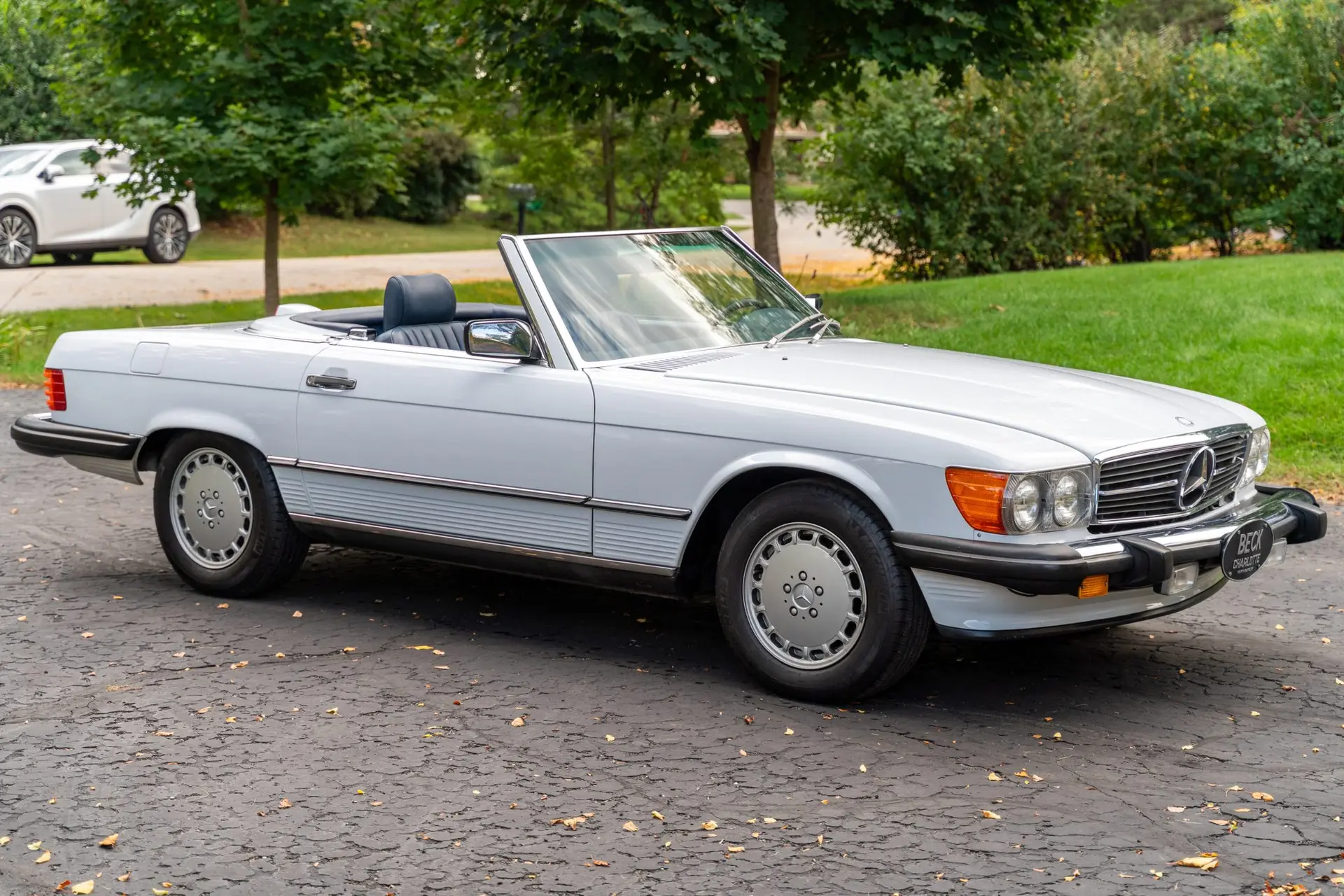 1987 Mercedes-Benz SL-Class 560SL
