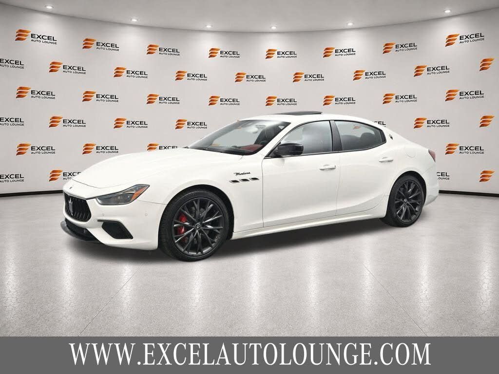 2022 Maserati Ghibli Modena Q4