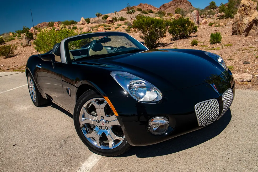 Pontiac Solstice, sold Oct 2026