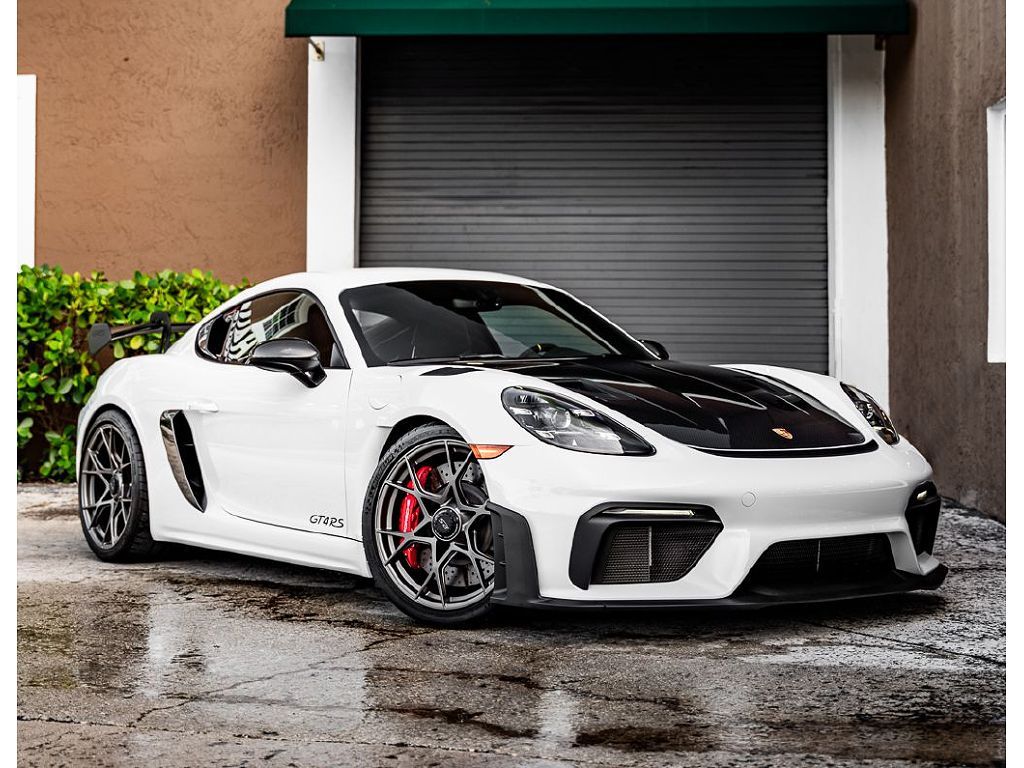 2025 Porsche Cayman GT4