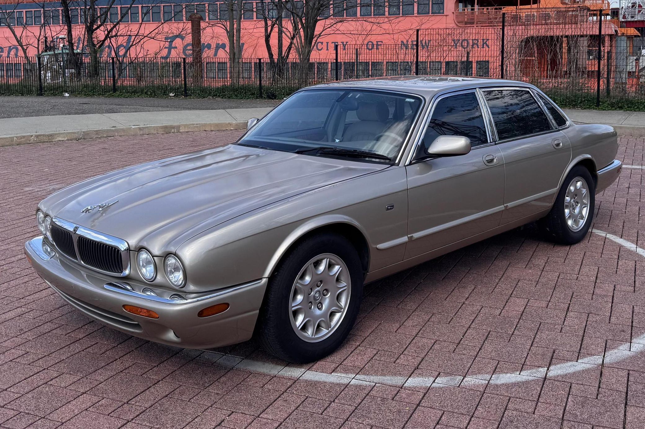 2000 Jaguar XJ