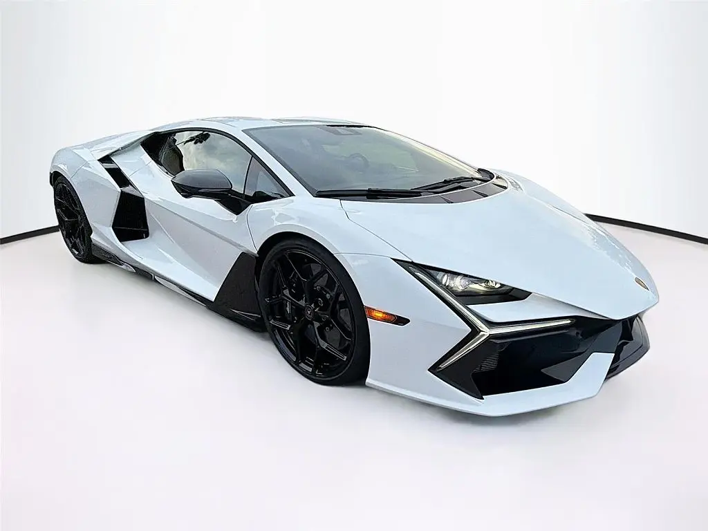 2024 Lamborghini Revuelto