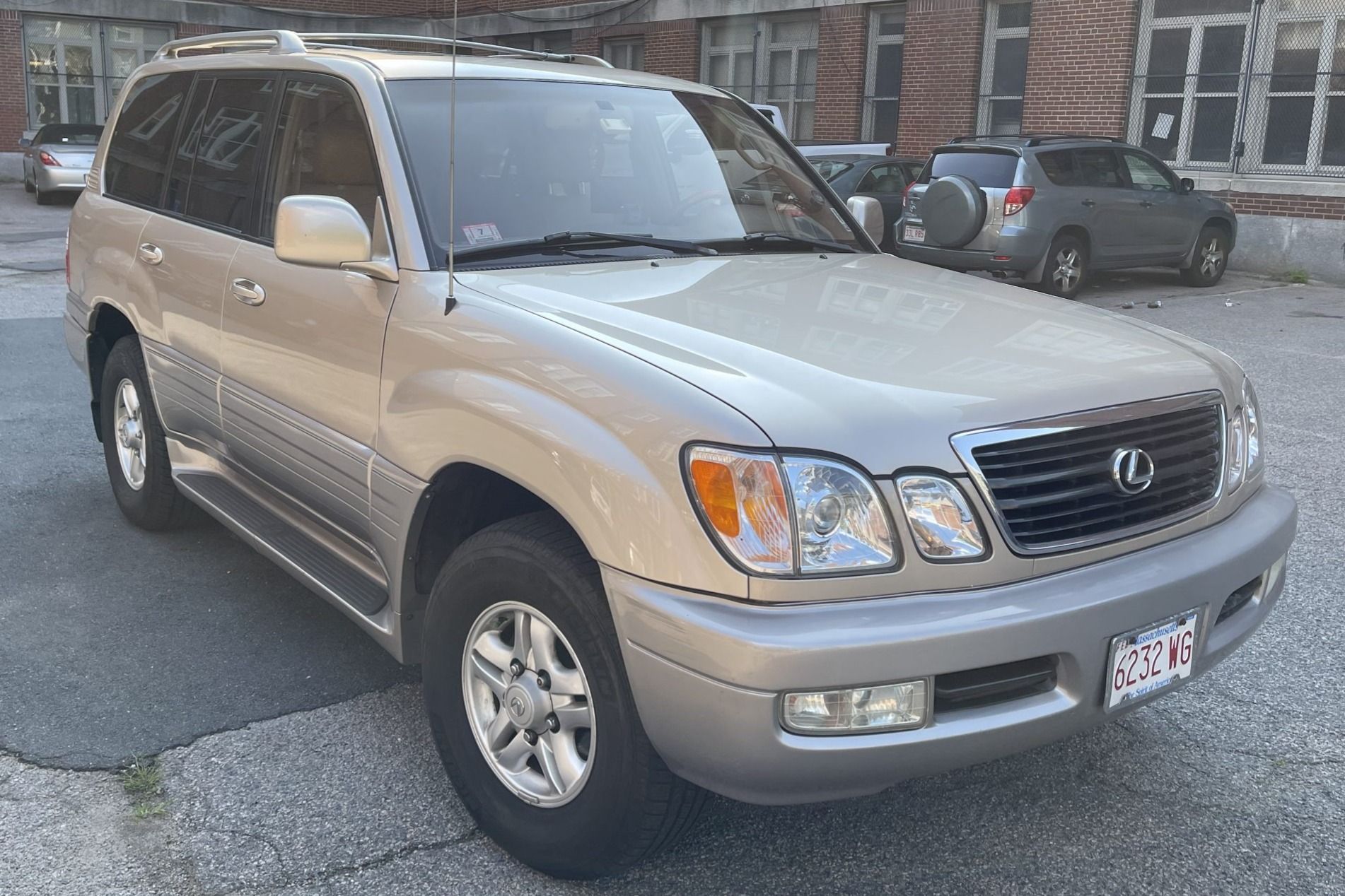 2000 Lexus LX