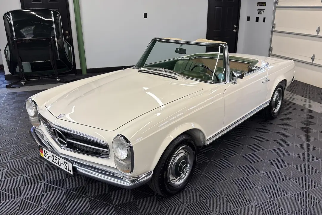 1967 Mercedes-Benz SL-Class 250SL Pagoda, sold Jan 2026