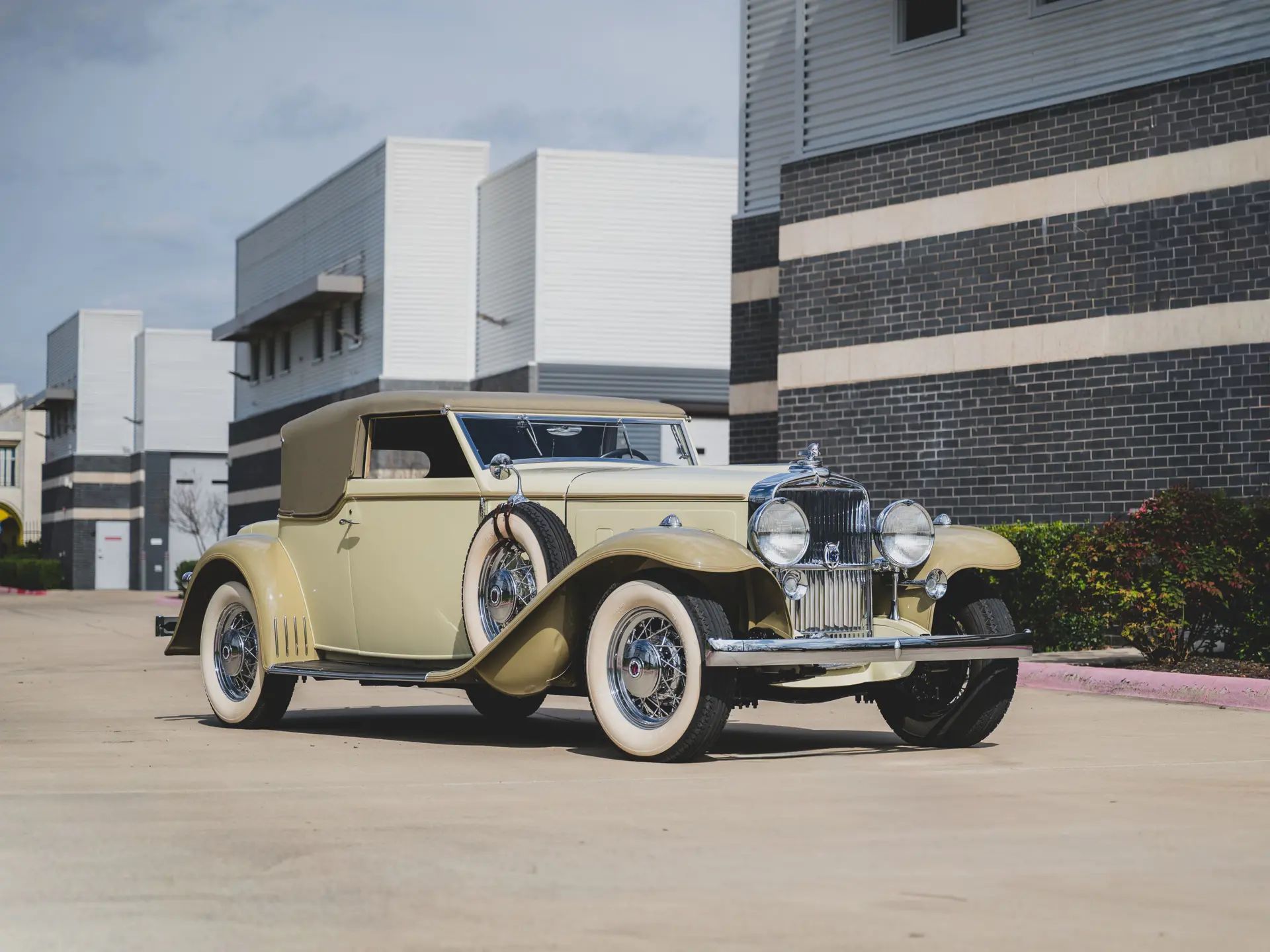 1933 Stutz DV-32 Victoria, sold Aug 2026
