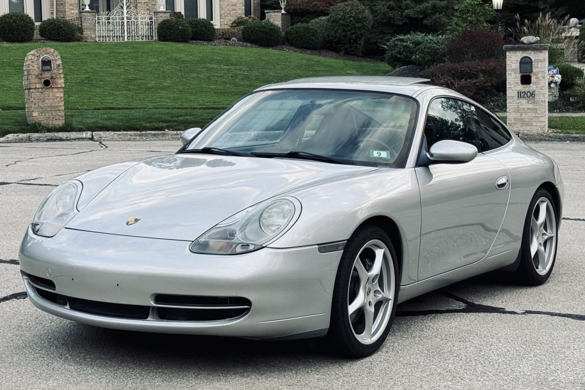 2000 Porsche 911 Carrera 4